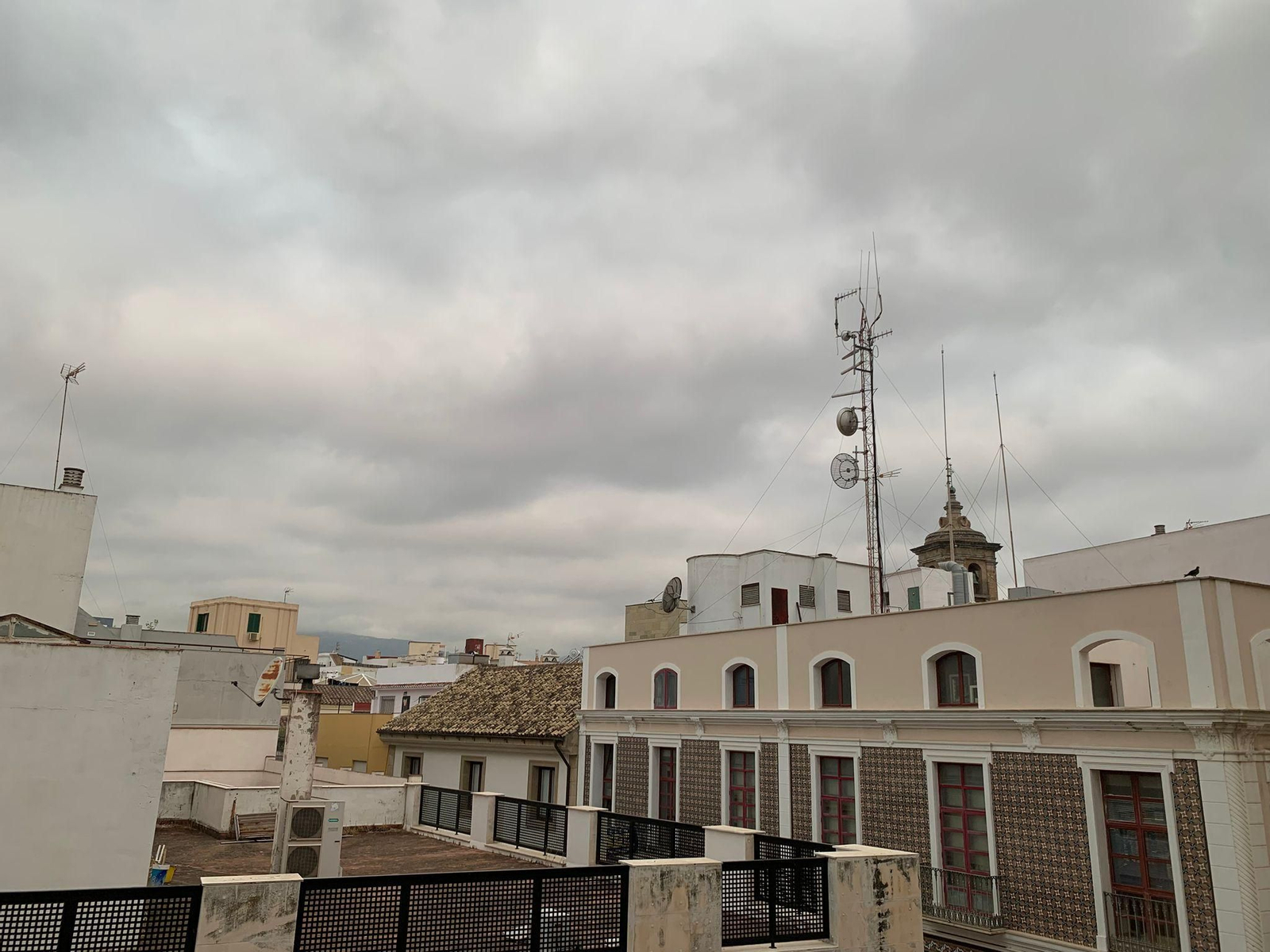 Cielos nubosos en Algeciras, este jueves.