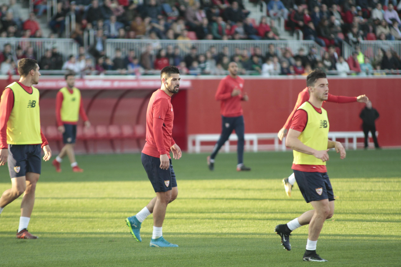 El entrenamiento del Sevilla a puerta abierta