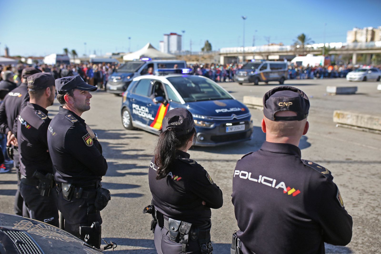 Exhibición policial por la campaña de Reyes Magos