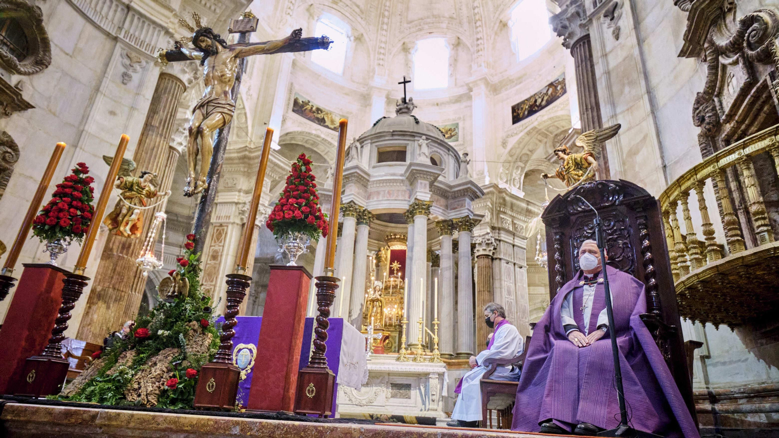 Vía Crucis de Piedad en el interior de La Catedral.