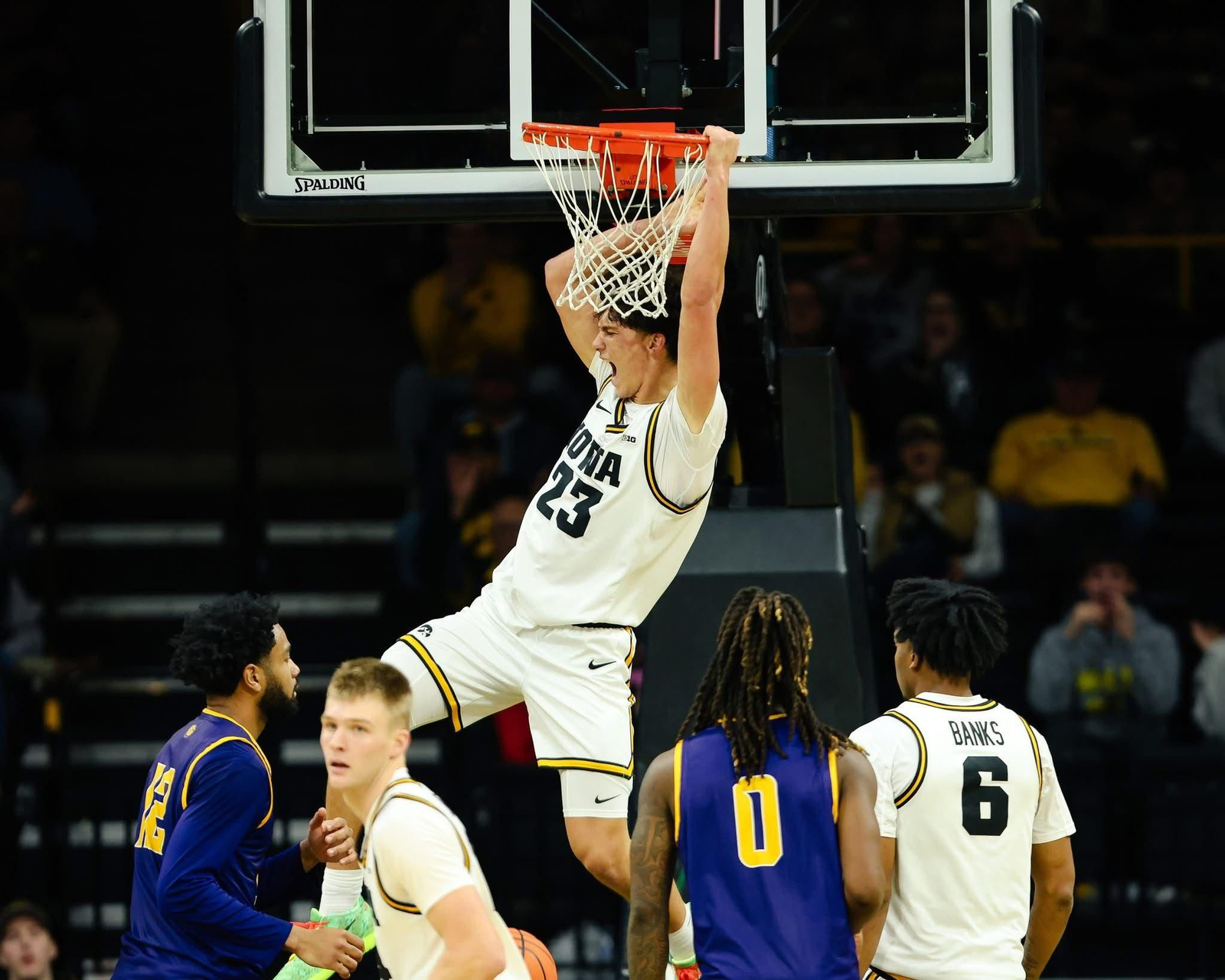 NCAA: Álvaro Folgueiras confirma su gran inicio en Iowa