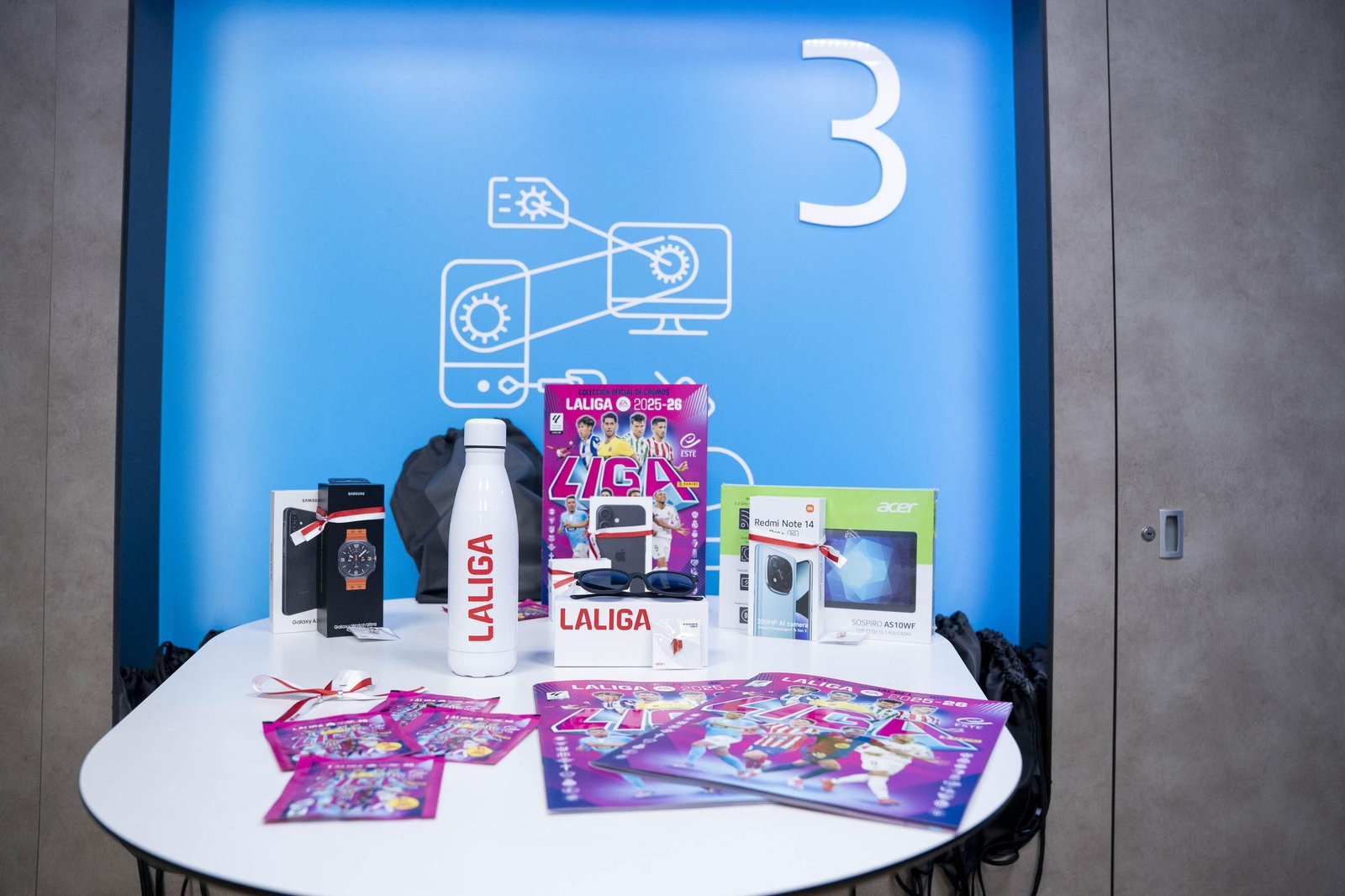 Las imágenes del encuentro con los aficionados de Monte y Bonini en el Paseo de Almería