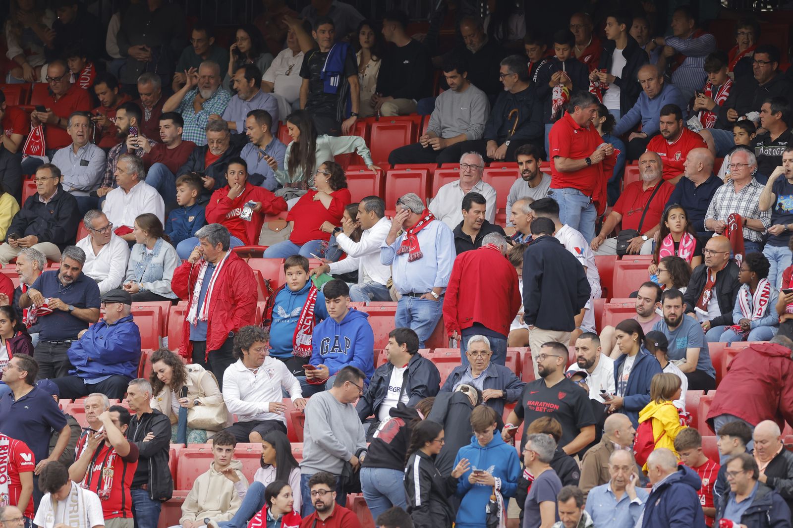 Búscate en las fotos del Sevilla-Madrid