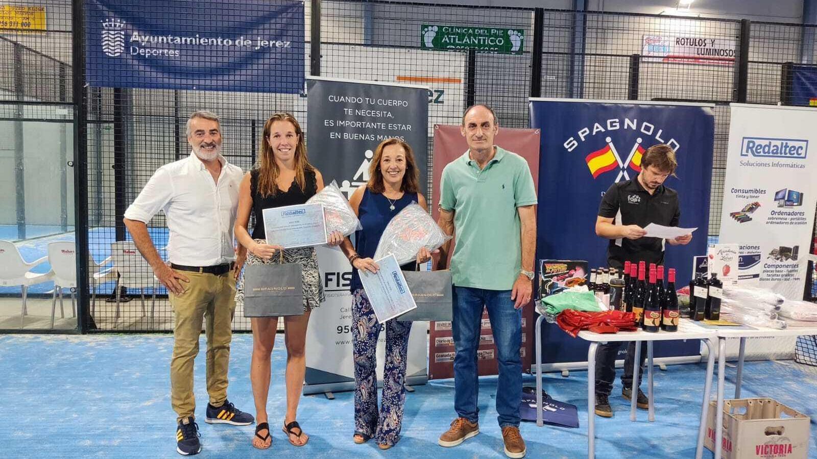 María Poblete, también subcampeona en Primera Femenina, y Lourdes Romero, campeonas en Segunda Femenina.