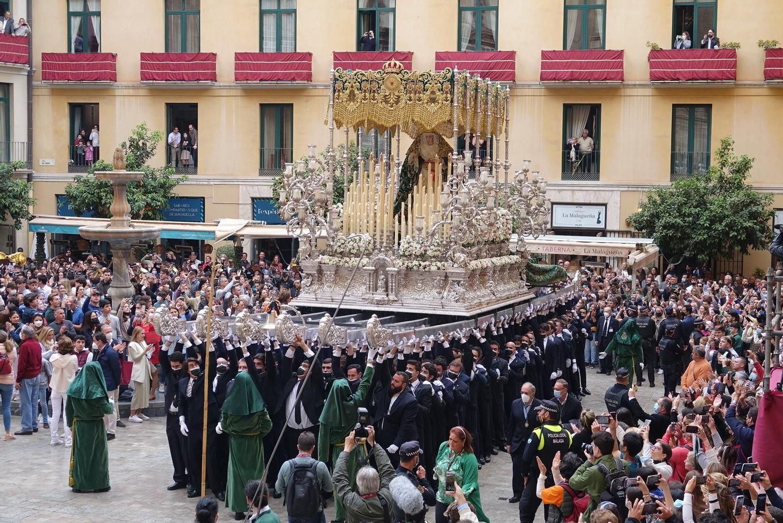 Las fotos de Estudiantes, en el Lunes Santo de Málaga
