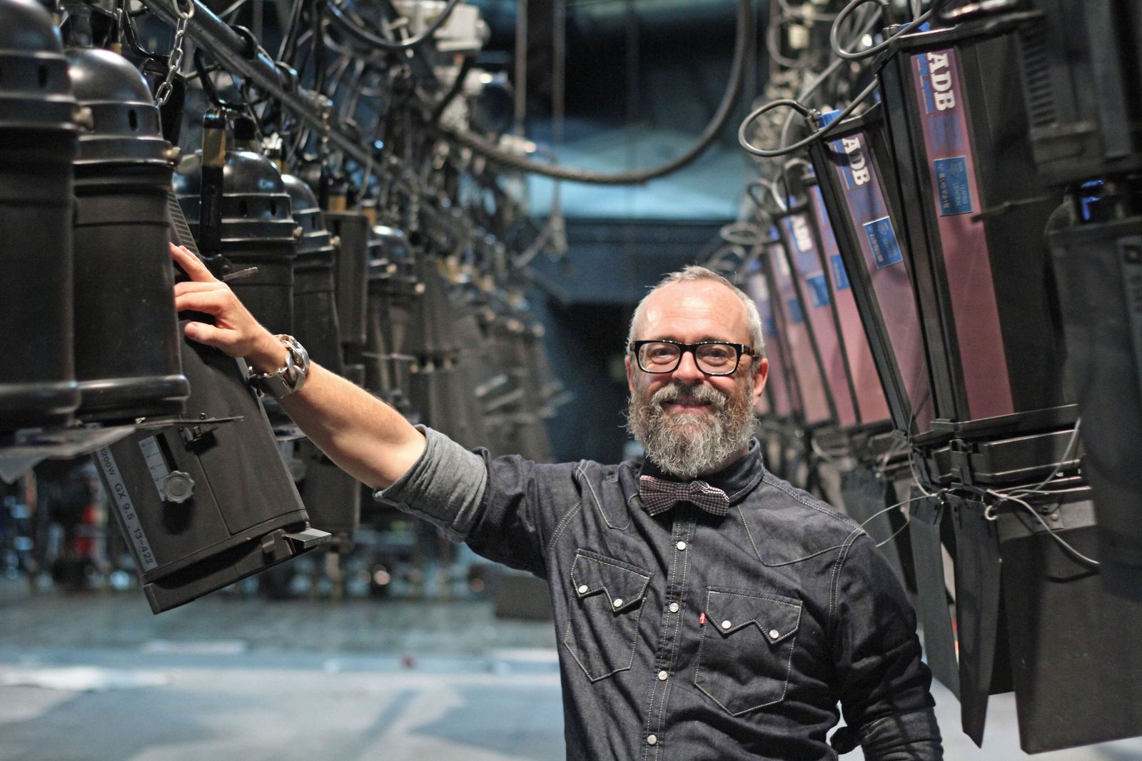 El Teatro Alhambra acoge la obra 'Luz sobre las cosas' de Guillermo Weickert.