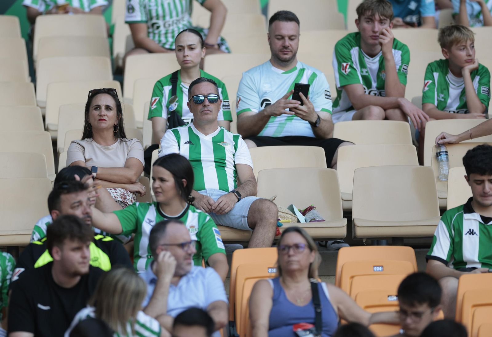Búscate en las fotos del Betis - Athletic Club