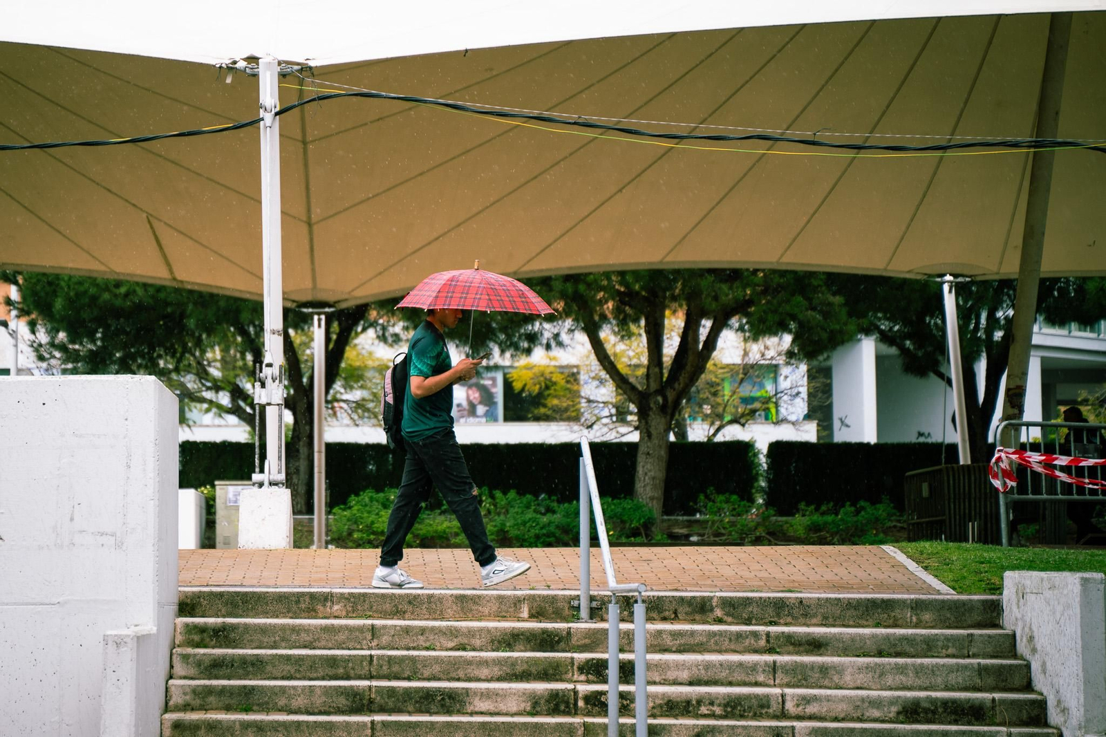 Imágenes del viernes 4 de abril en Huelva