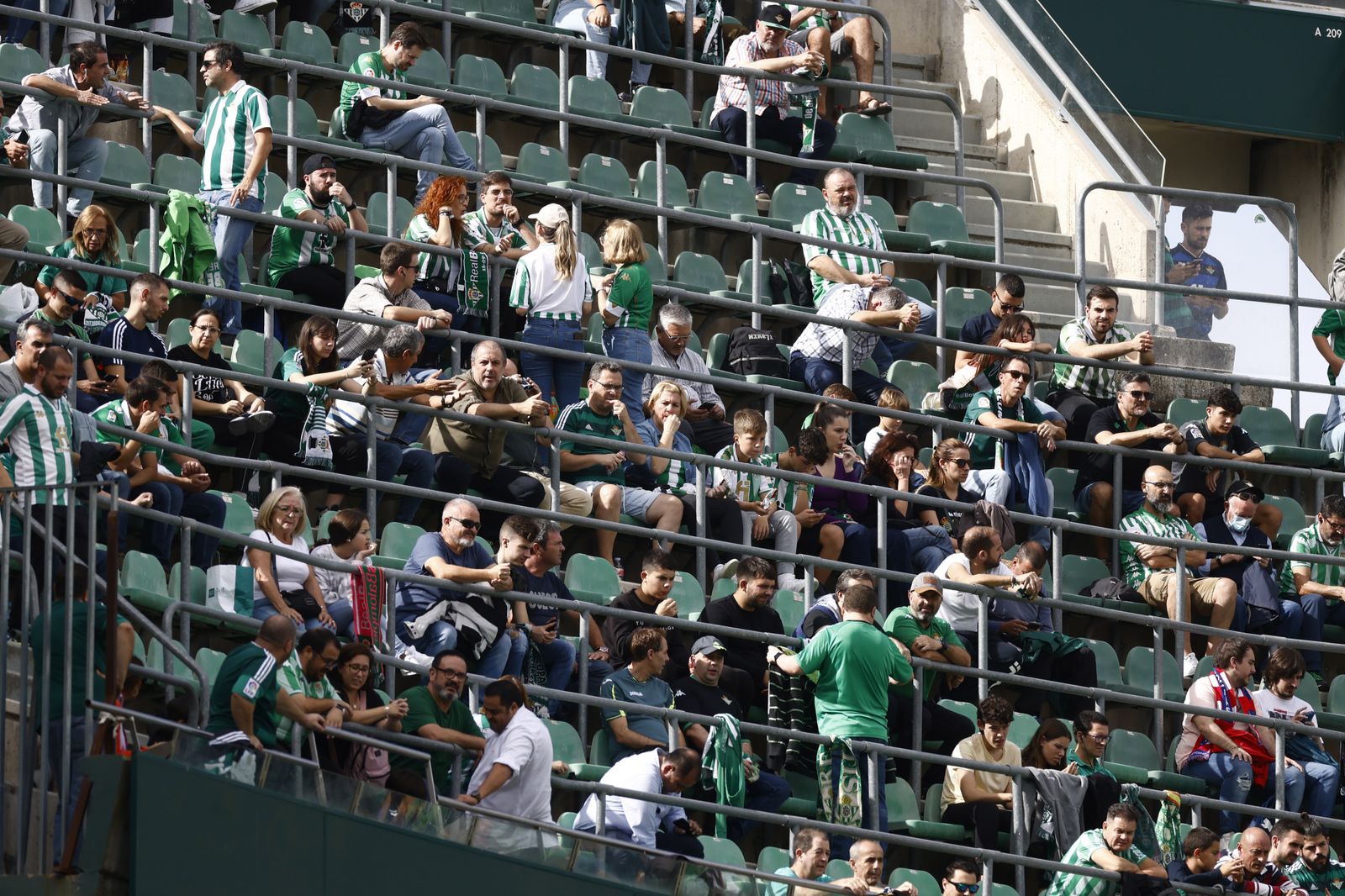 Búscate en las fotos del Betis-Atlético de Madrid