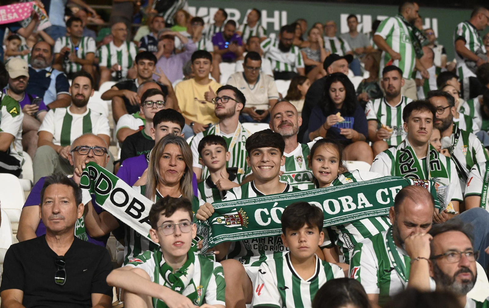 Las mejores fotos del ambiente en El Arcángel para el Córdoba CF - Racing de Santander
