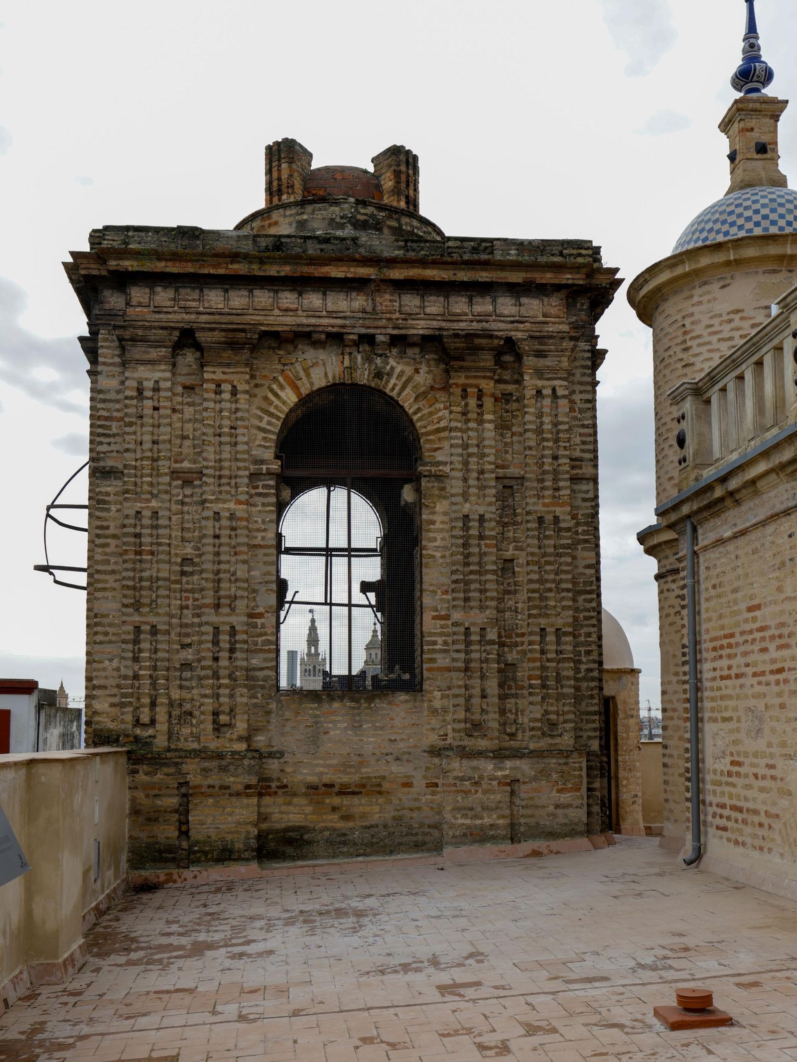 Las imágenes de la visita a las cubiertas de la Iglesia de la Anunciación