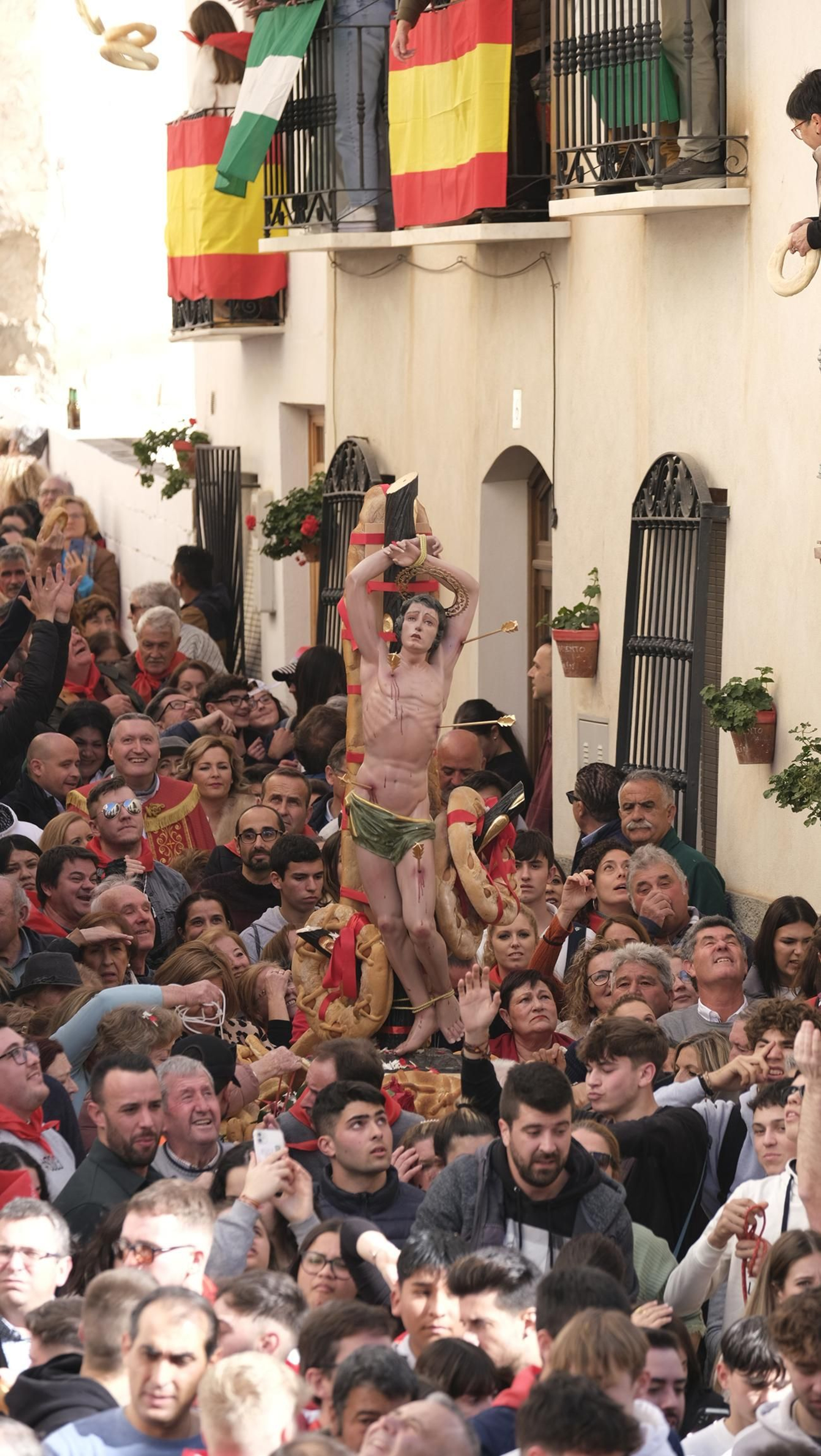 Los vecinos de Lubrín se echan a las calles por San Sebastián