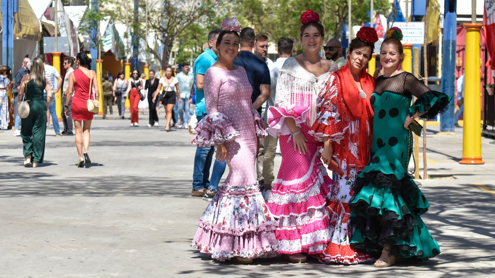 Fotos del miercoles en la Feria Real de Algeciras Dia de la Mujer