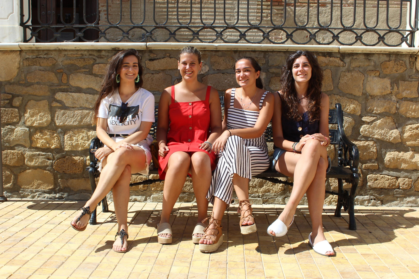 A la izquierda Gema del Castillo, autora del musical, junto a  Ángeles Carmona, Beatriz Ortiz y Ana del Mar Mullor.