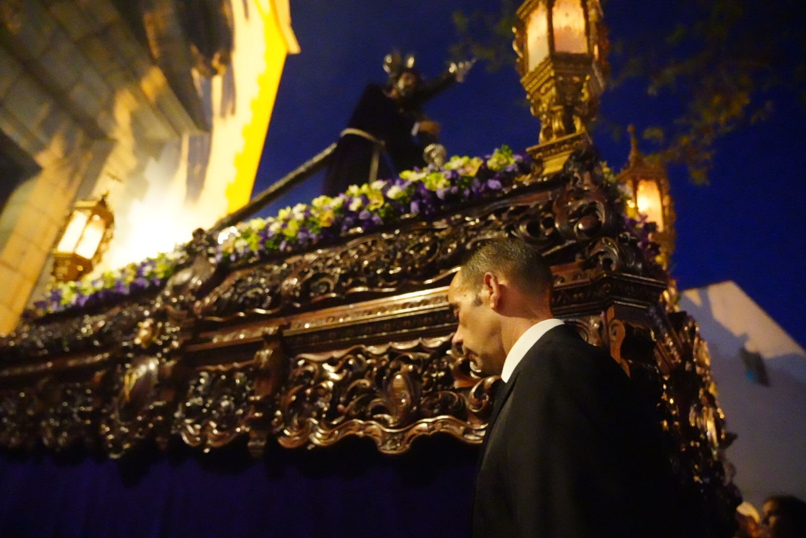 Martes Santo en Pozoblanco: La procesión de Jesús Nazareno y los Dolores, en fotografías