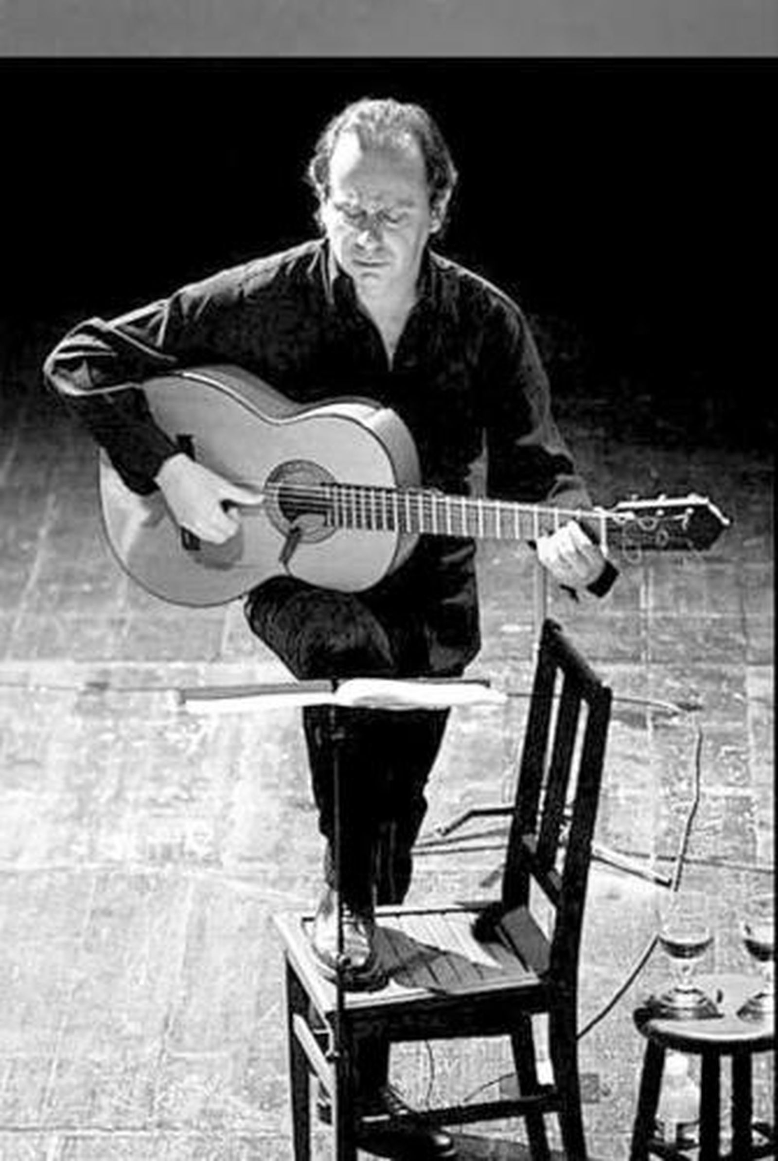 Vicente Pradal, es un artista, cuyas raíces son almerienses.