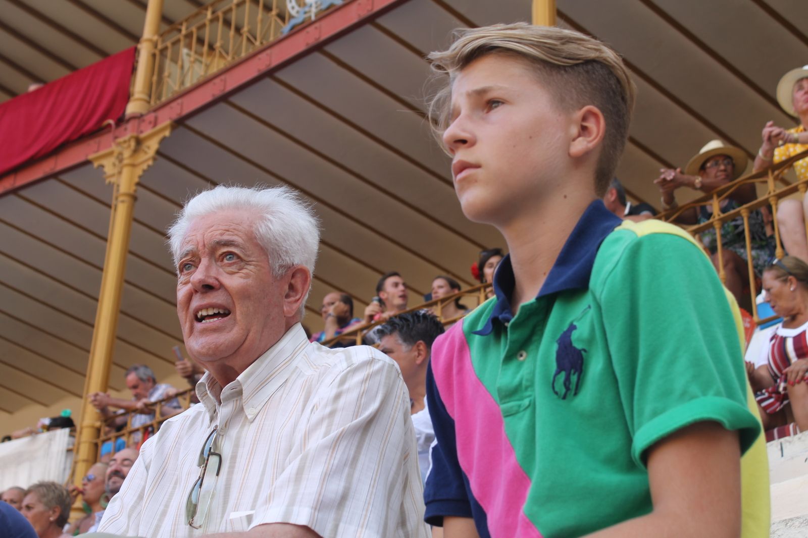 Fotogalería ambiente cuarto festejo tuarino. Feria Almería 2019