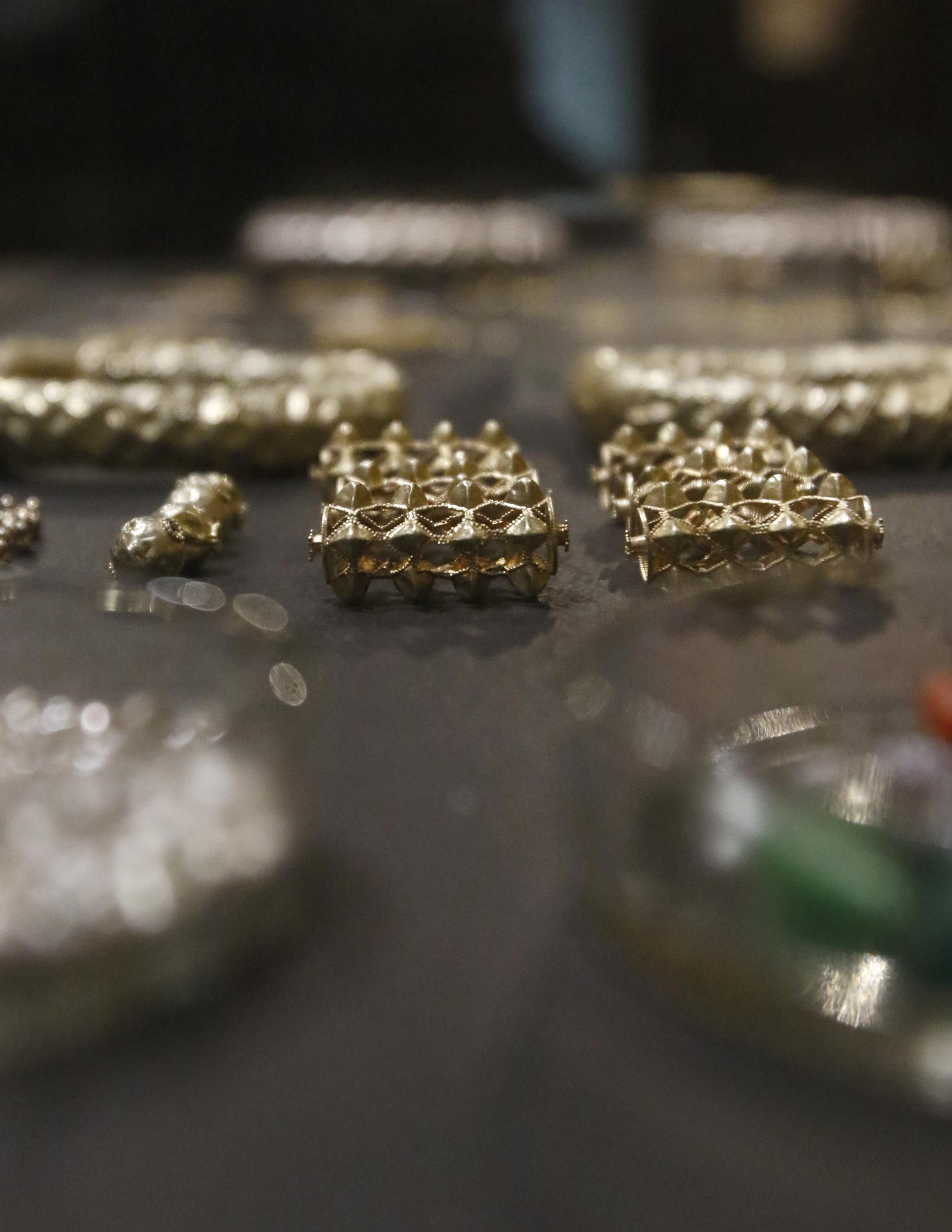 El Tesorrillo de Baena expuesto en el Museo Arqueológico de Córdoba en fotografías