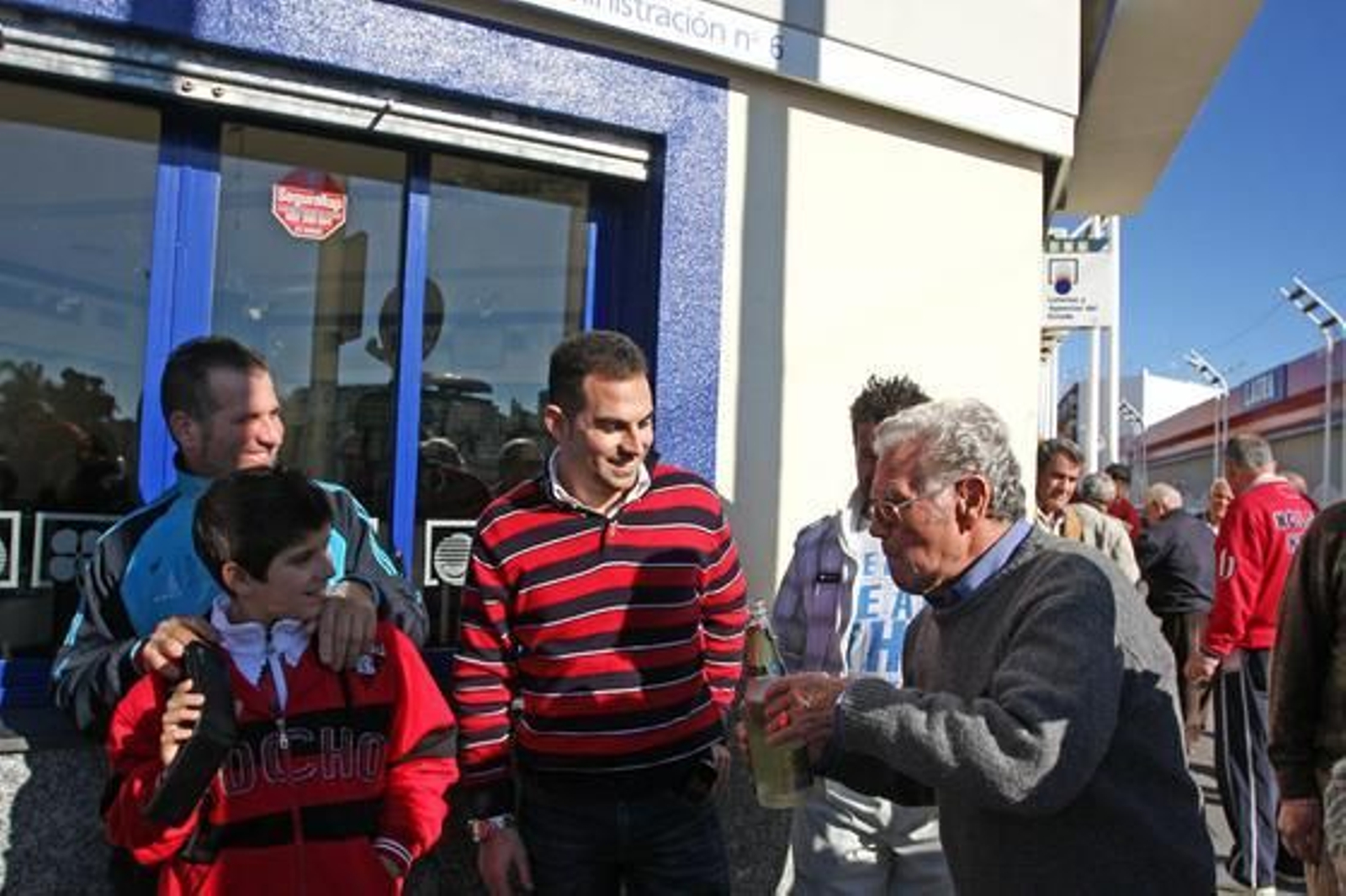 Las imágenes de las celebraciones de los premiados en Alcalá de Guadaíra./ Belén Vargas