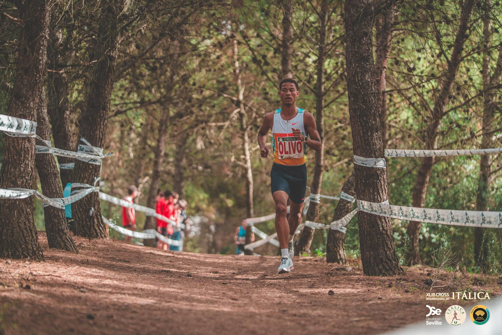 Búscate en las fotos del Cross de Itálica 2025 | 12