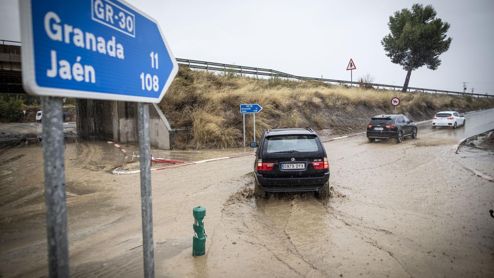 Inundación de la carretera de Otura en Granada Inundación de la carretera de Otura en Granada
