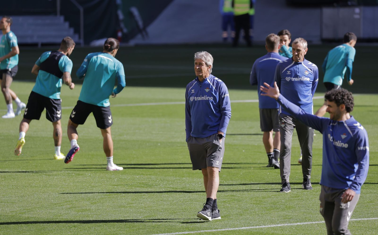 Las fotos del entrenamiento del Betis a puerta abierta