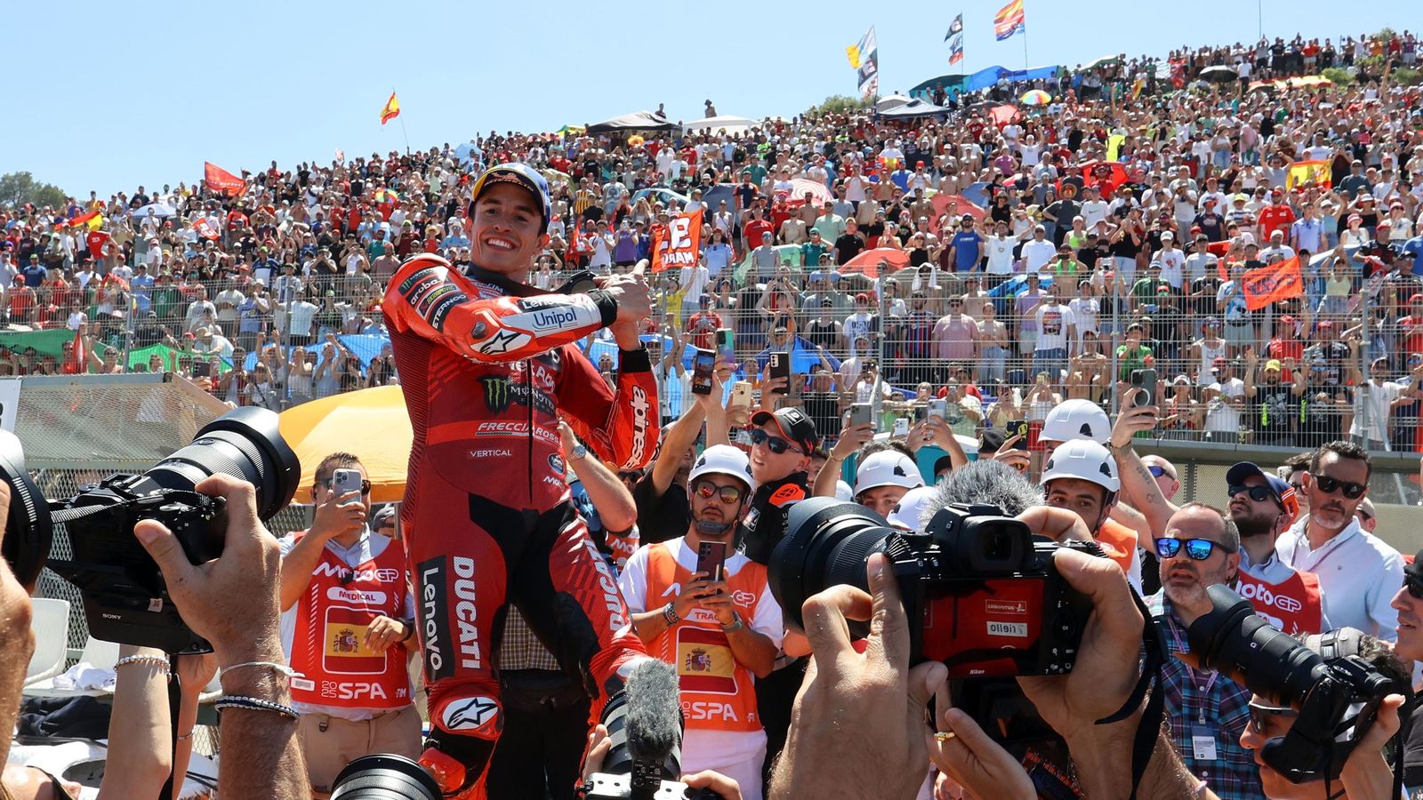 Imágenes de la Carrera Sprint y los entrenos de MotoGP en el Gran Premio de España en el Circuito de Jerez - Ángel Nieto