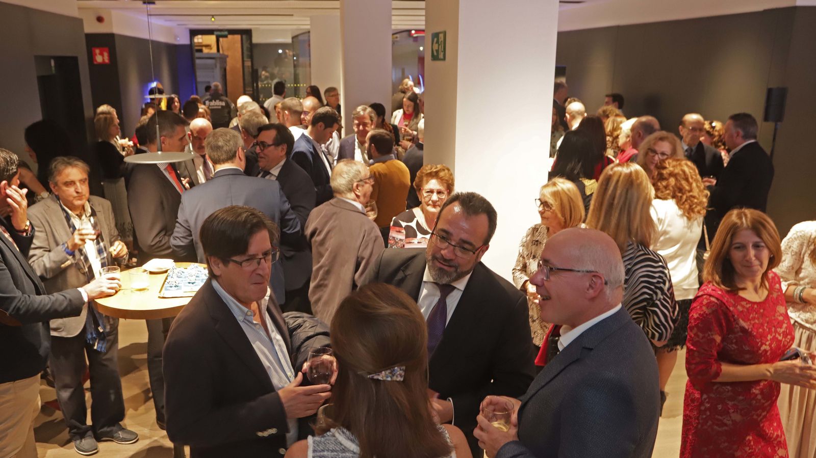 Inauguración de la nueva oficina de La Caixa en imágenes