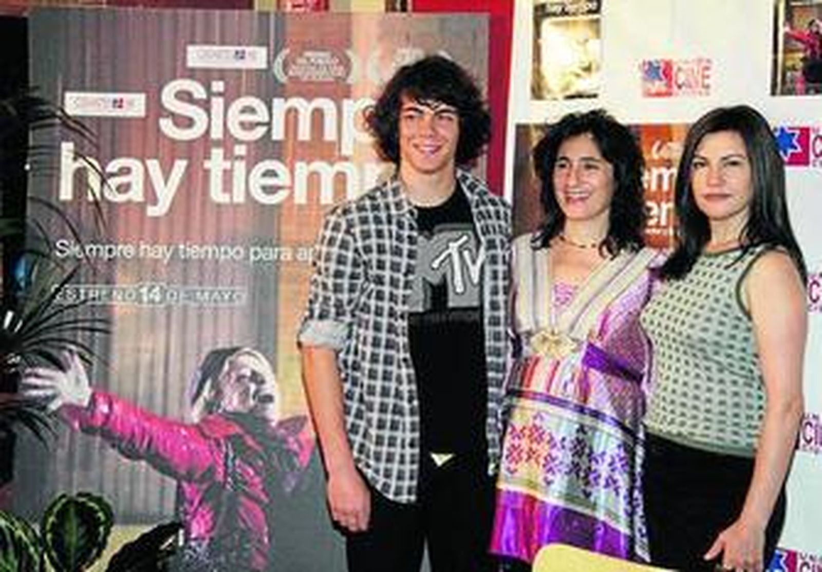 Edu Bulnes, Ana Rosa Diego y Maite Sandoval presentaron la cinta.