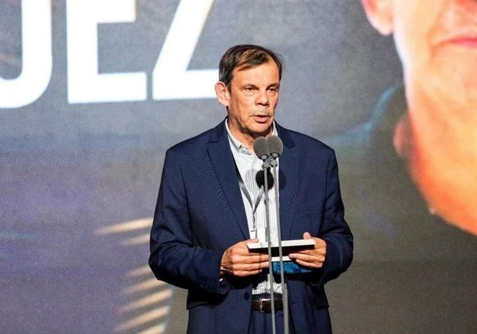 Juanma, al recoger el Premio Gigantes.