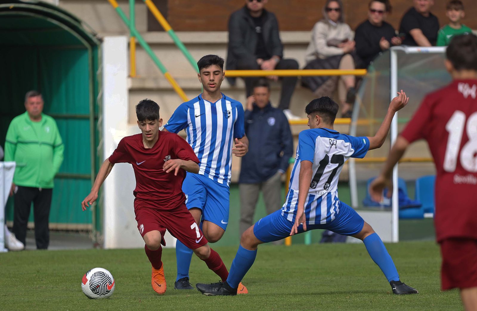 Imágenes de las finales de la Copa Andalucía infantil y cadete de fútbol en Los Barrios