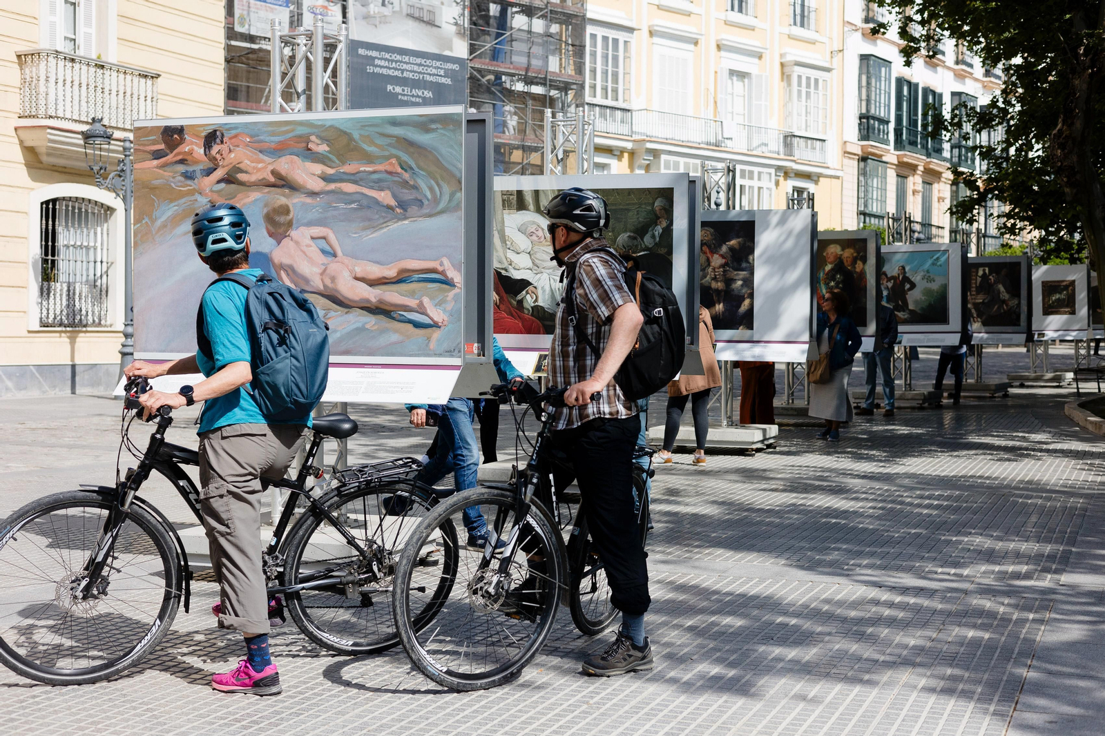 La inauguración de la exposición 'El Prado en las calles' en Cádiz