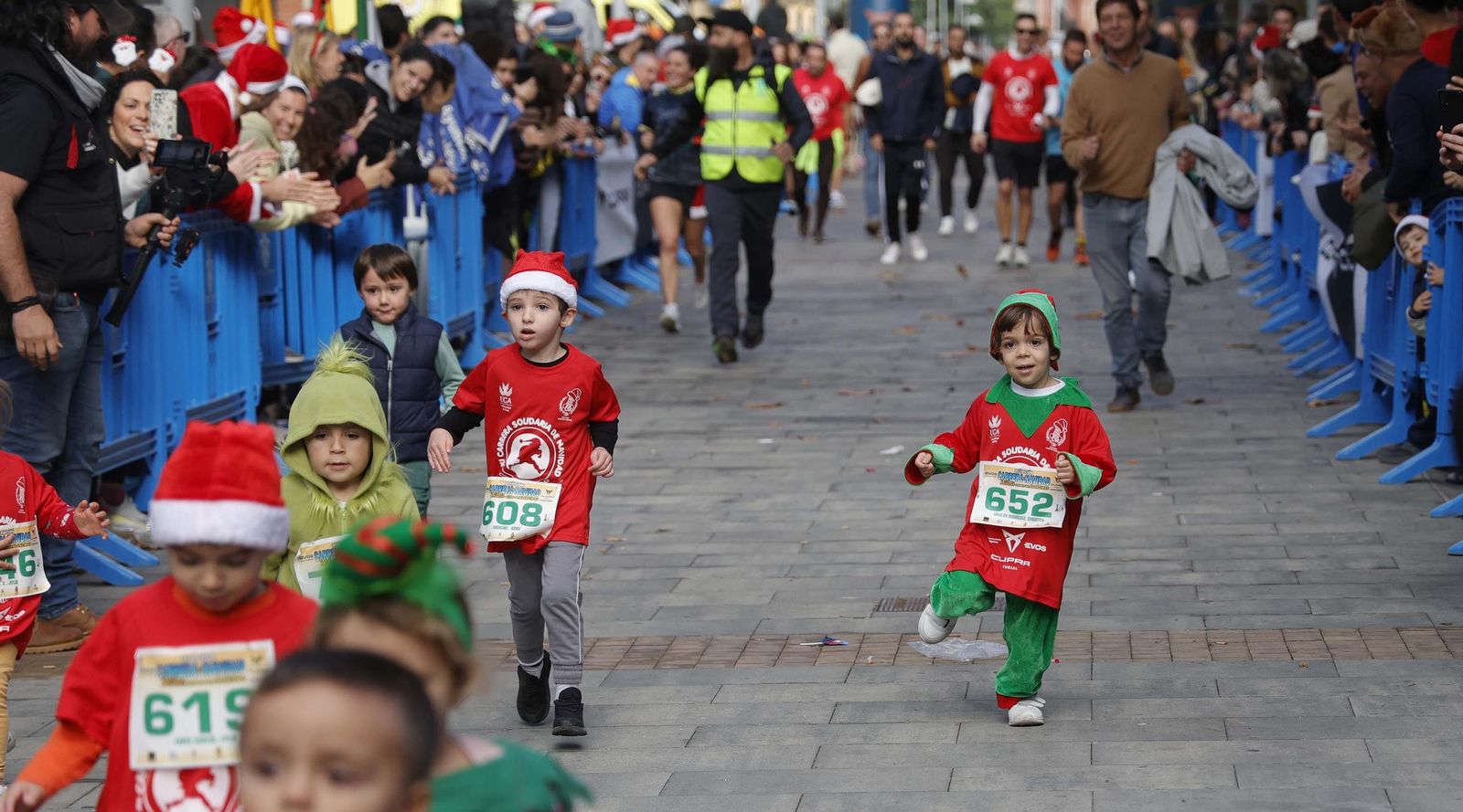 Búscate en la XI Carrera Solidaria de Navidad de Algeciras