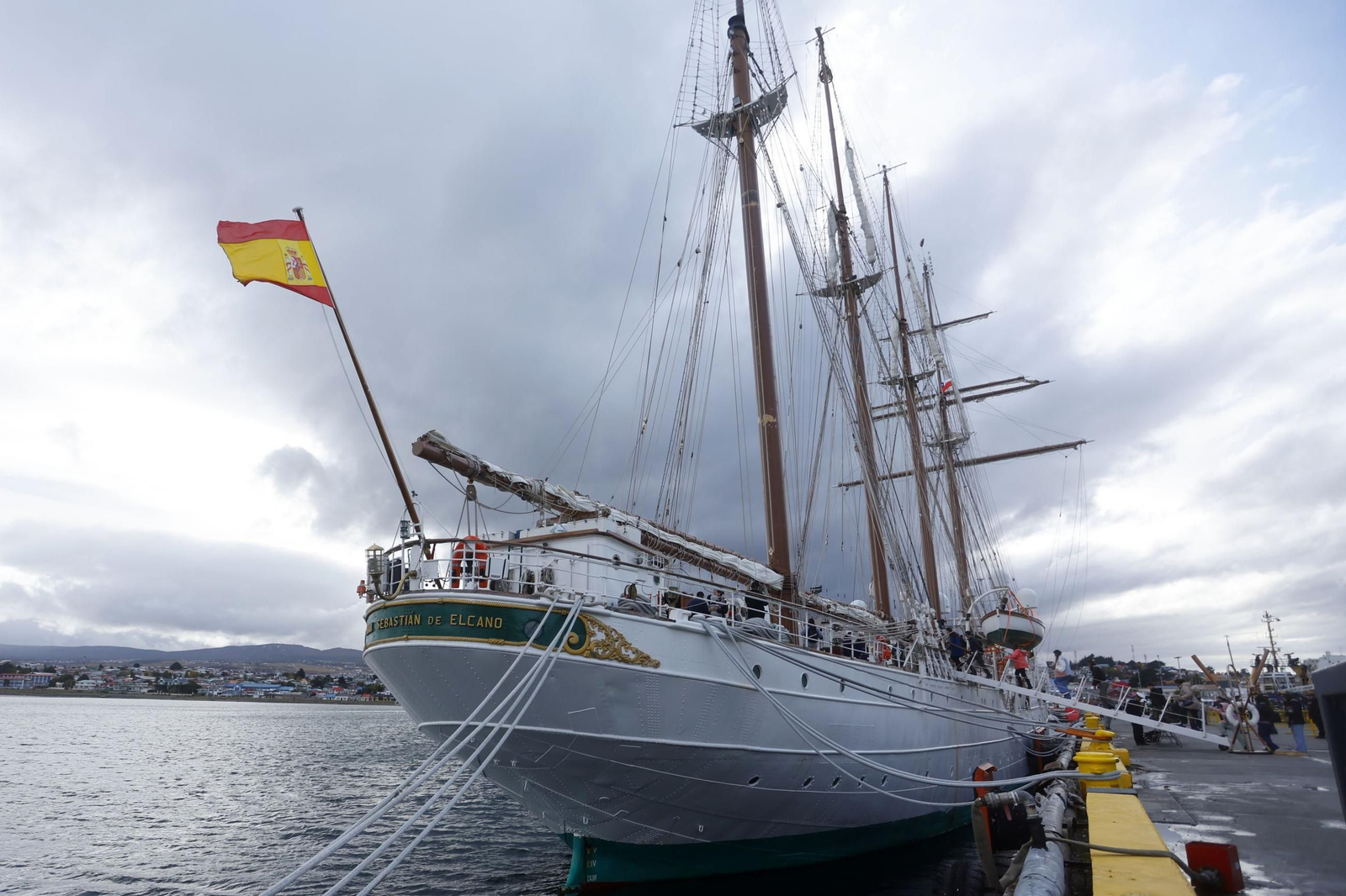 Las imágenes del 'Juan Sebastián de Elcano' en Punta Arenas (Chile)