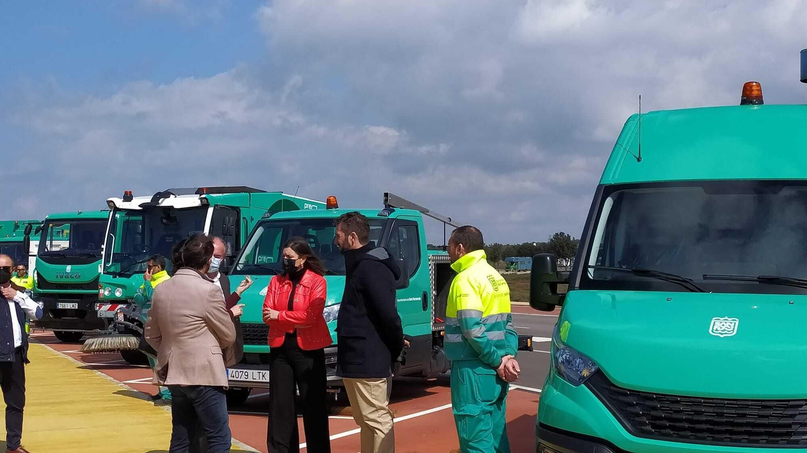 Presentada la nueva flota de vehículos de los servicios de limpieza en San Fernando