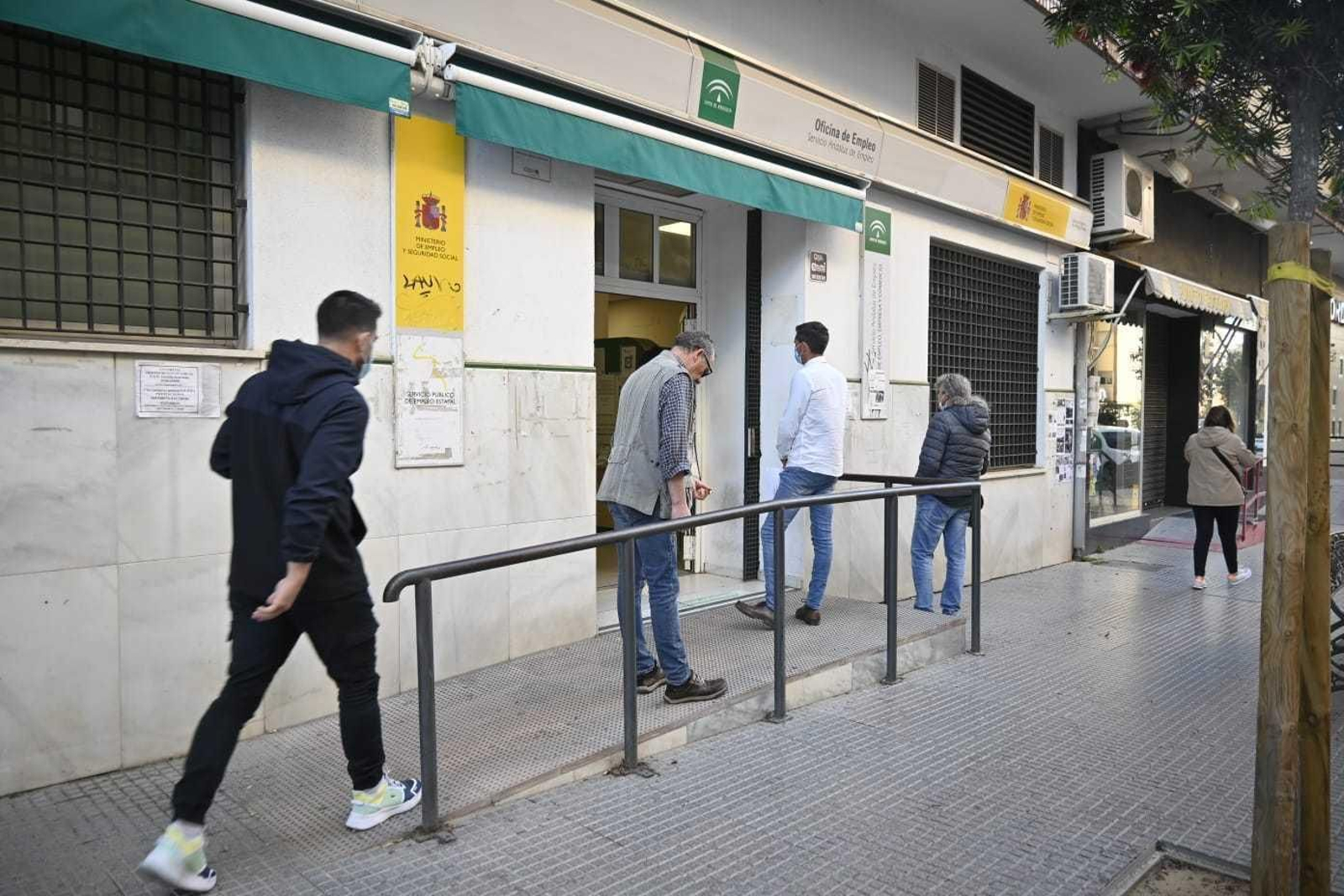 Oficina de empleo de la capital onubense.