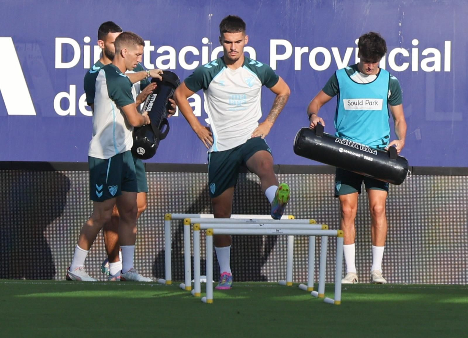 Málaga CF-Cádiz: Izan Merino sigue al margen del equipo