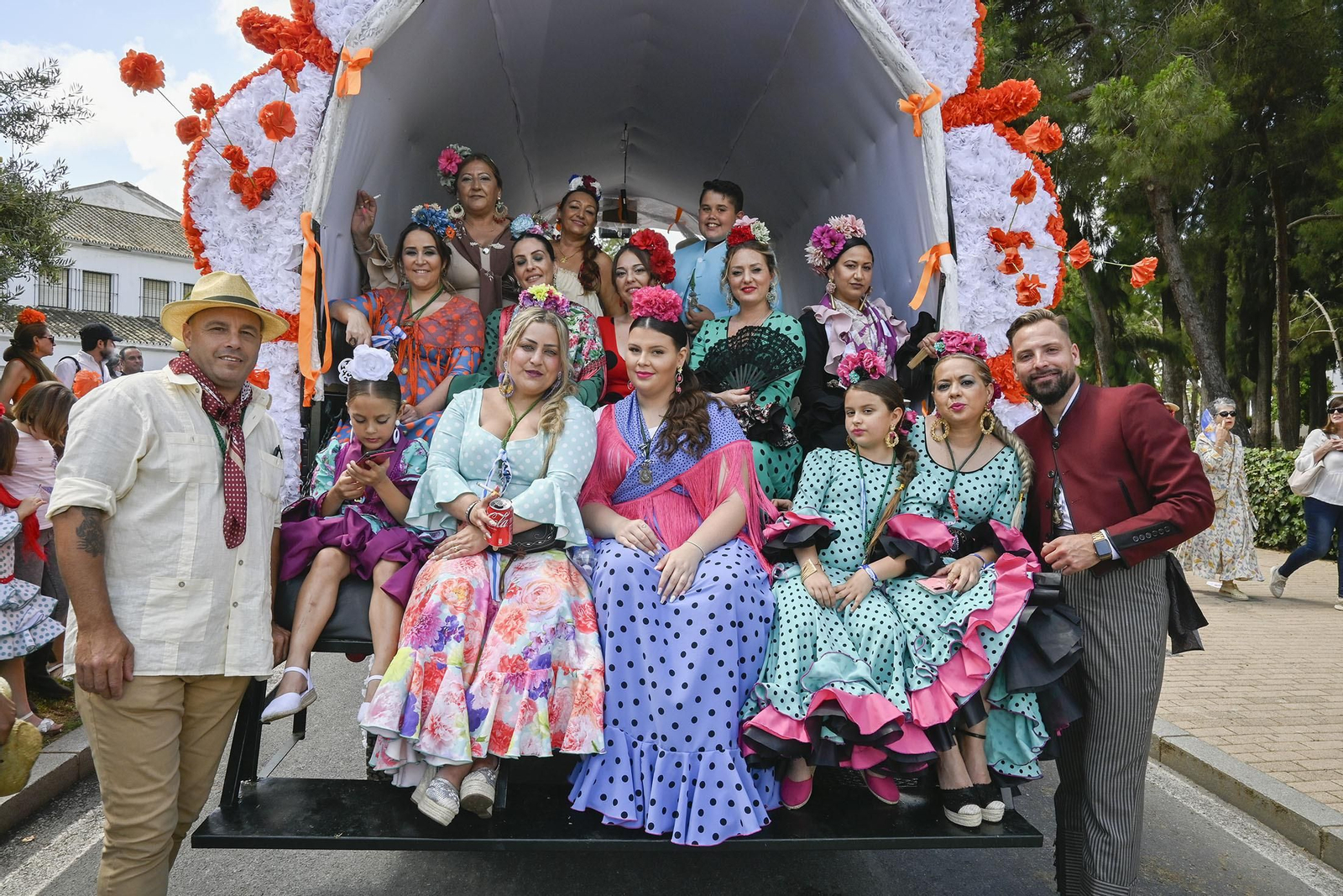 Todos los rocieros de la comitiva de la Hermandad de Huelva, en imágenes