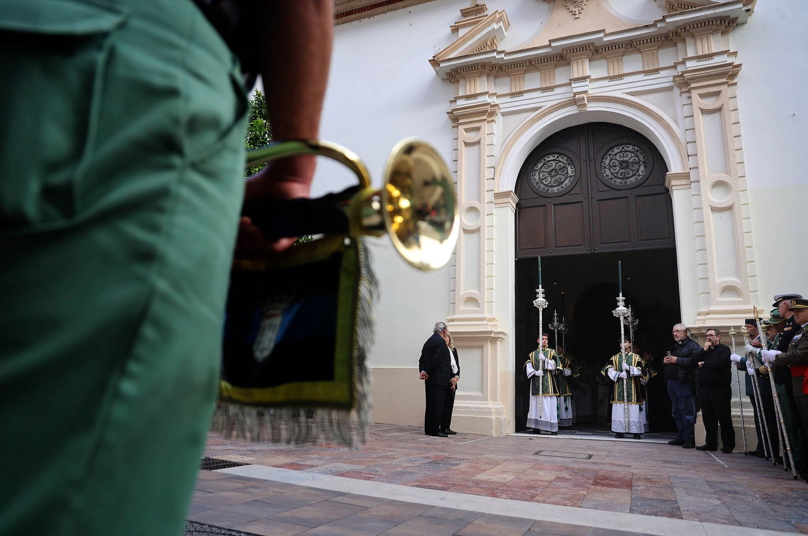 Sábado de Pasión: Imágenes de la procesión del Cristo de la Vera+Cruz portado por el Grupo de Caballería Ligero Acorazado 'Reyes Católicos' II de la Legión de Ronda