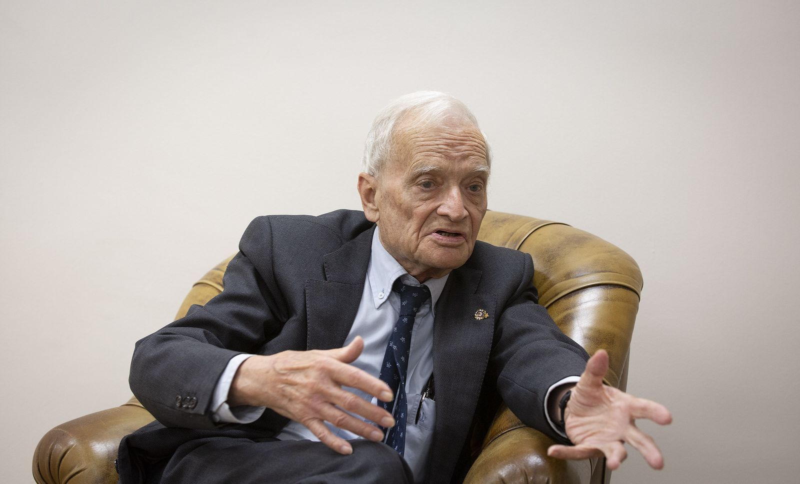 Luis Goytisolo, durante la entrevista tras la charla que impartió en el Encuentro de Academias.