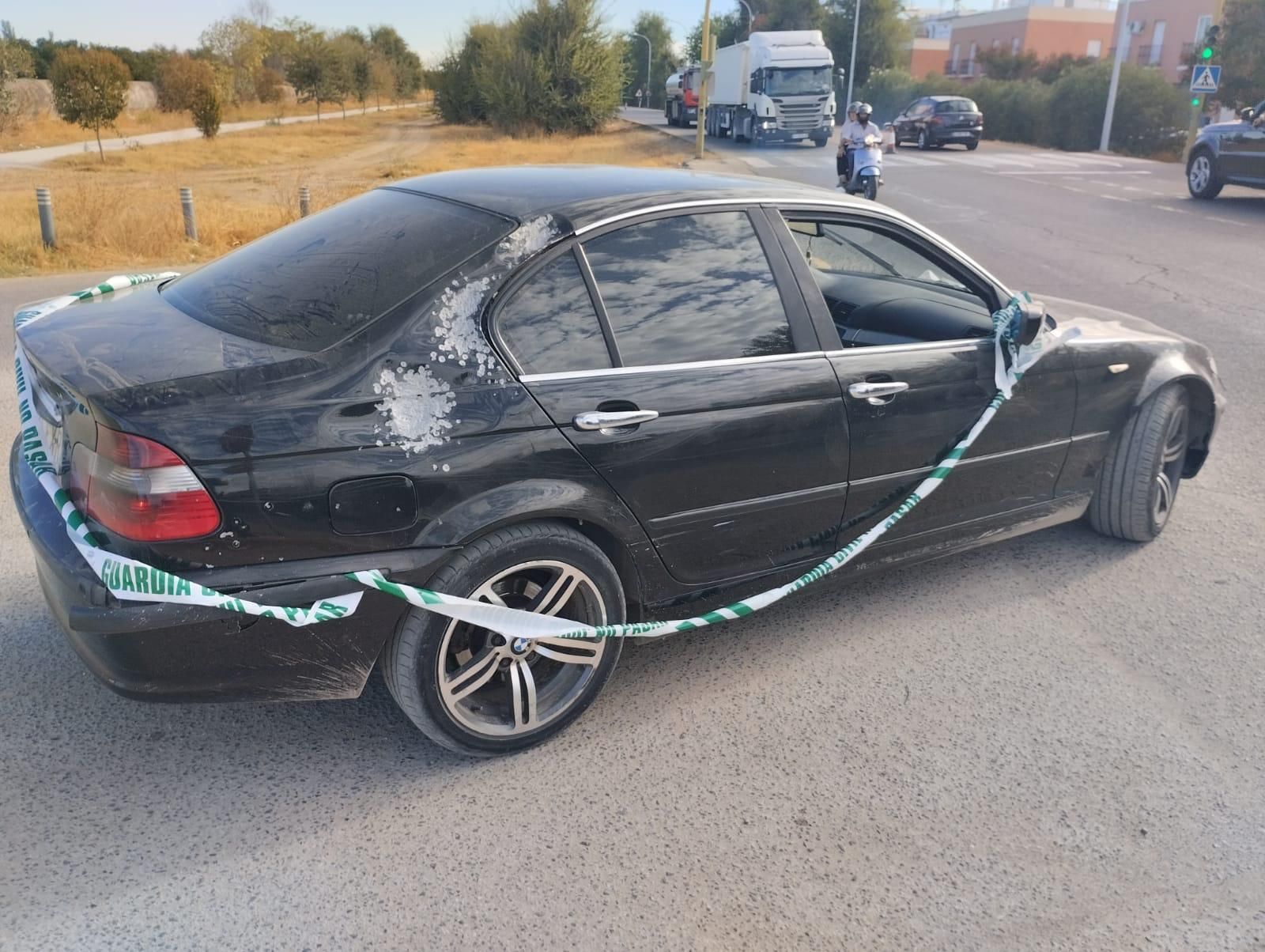 El vehículo tiroteado.