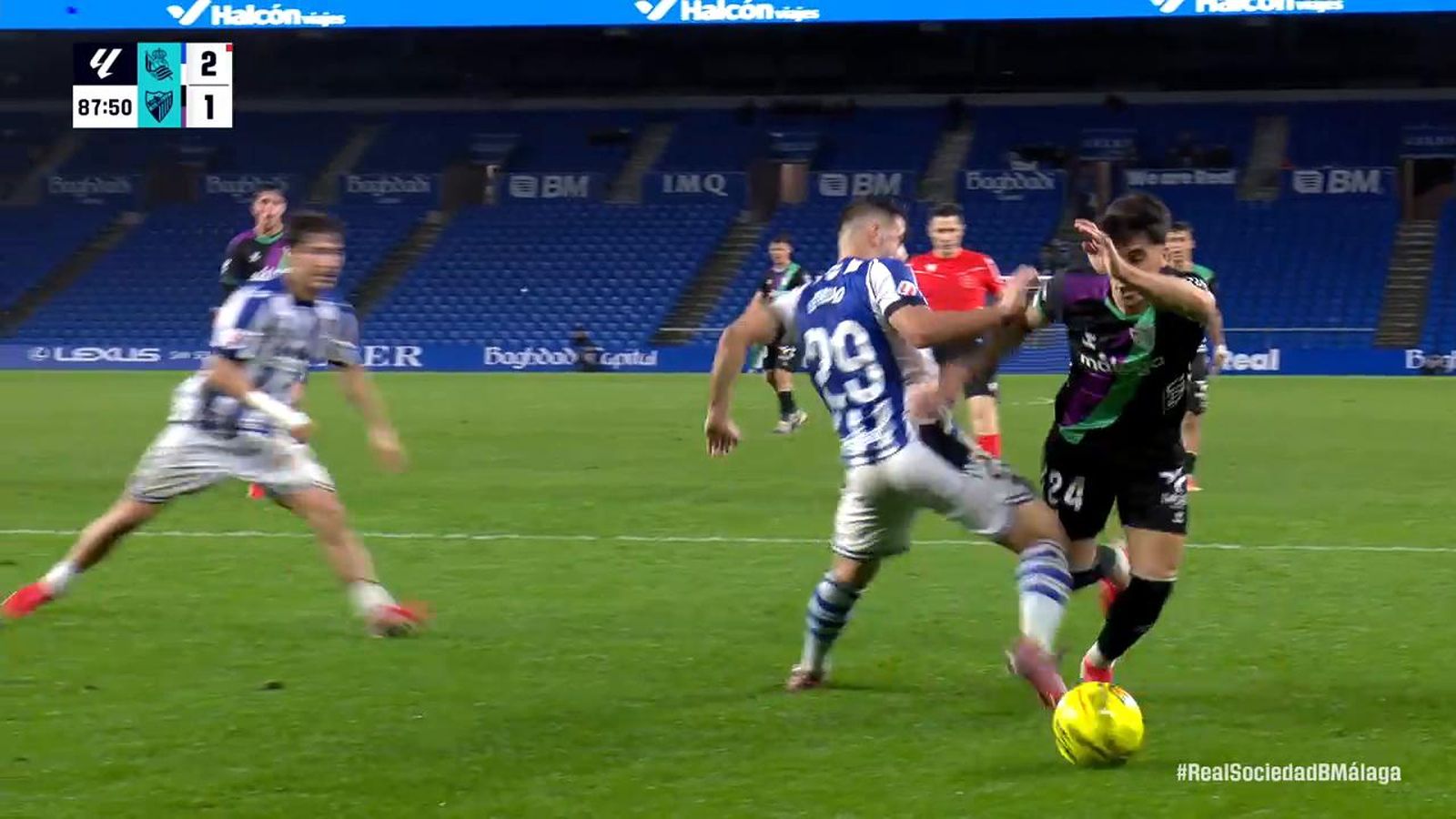 El penalti no pitado sobre Julen Lobete