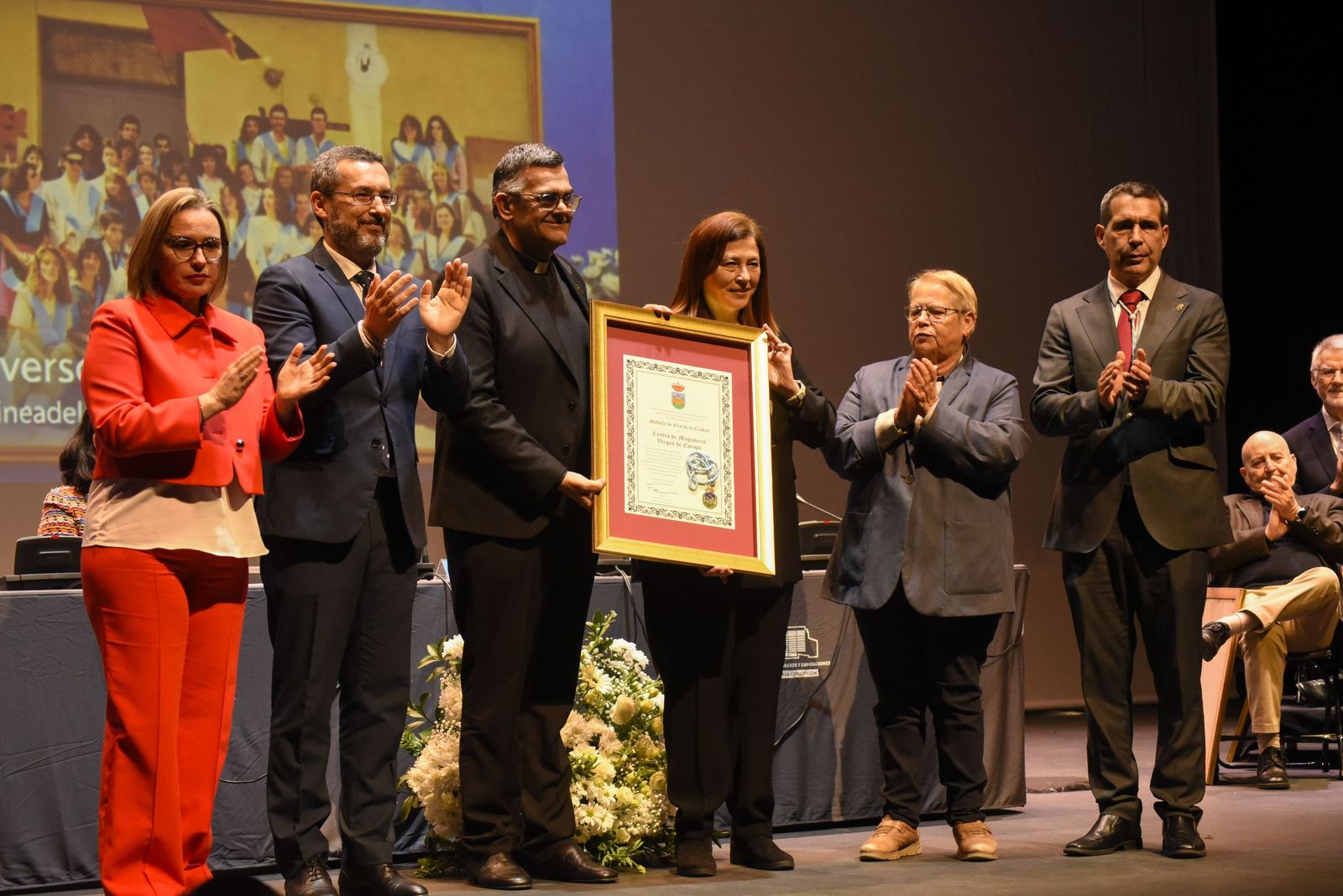 Fotos del Pleno extraordinario de entrega de honores y distinciones por el 156 aniversario de La Línea