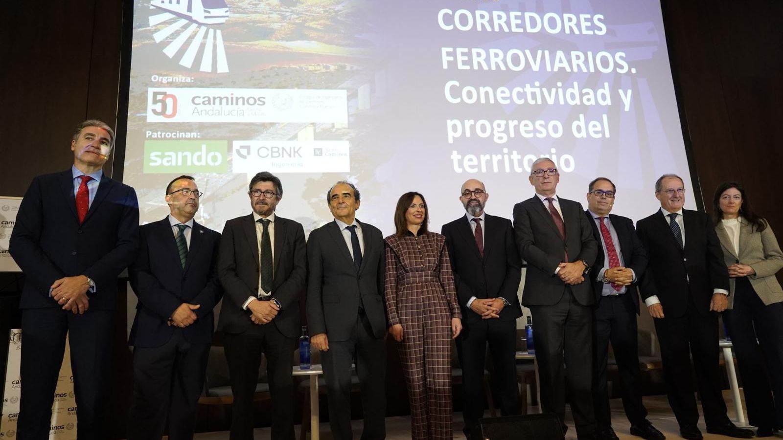 Rocío Díaz, en el centro, en la inauguración de la jornada