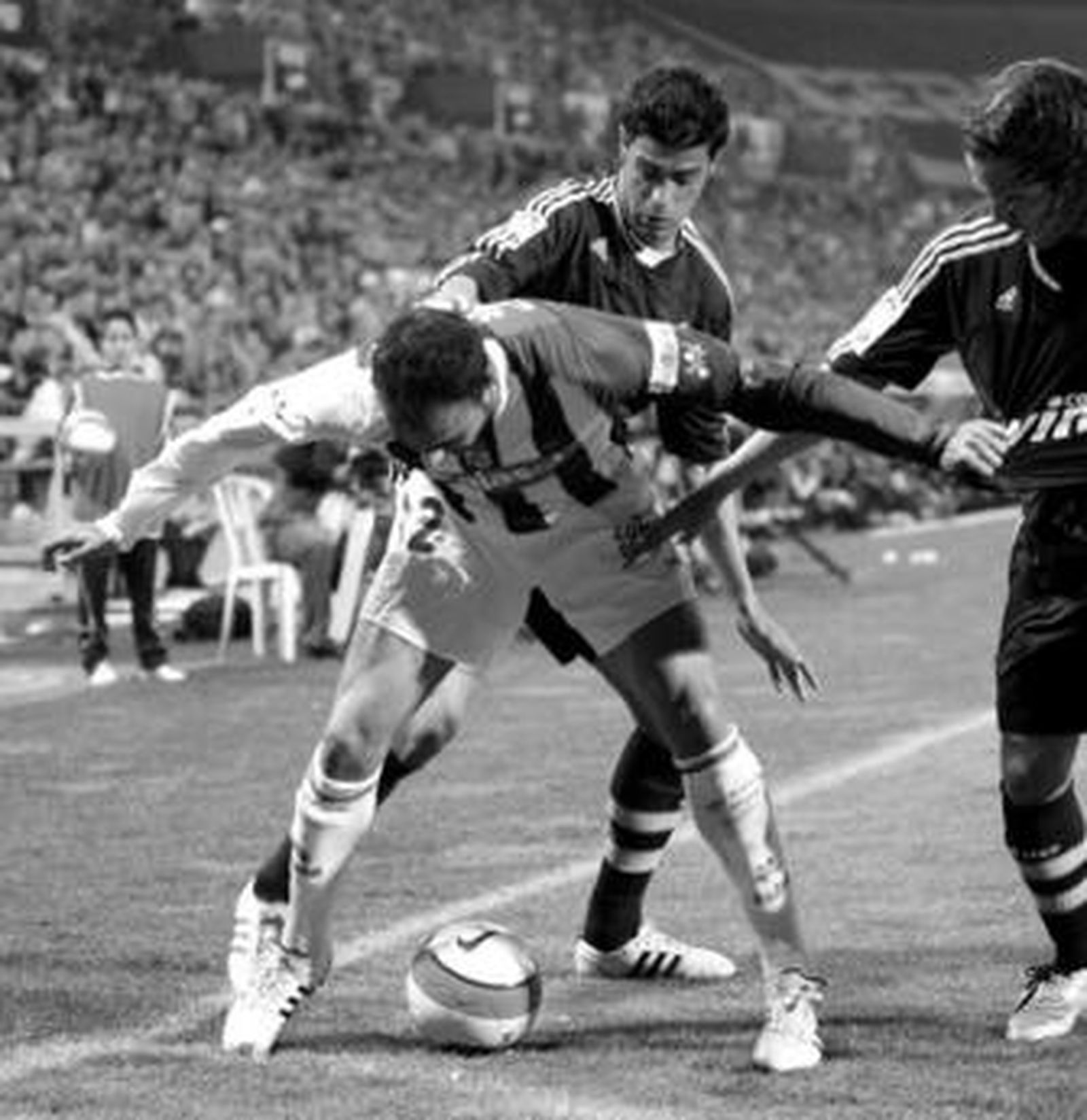 Carlos Martins se va al Benfica y casi se descarta la cesión de Sinama