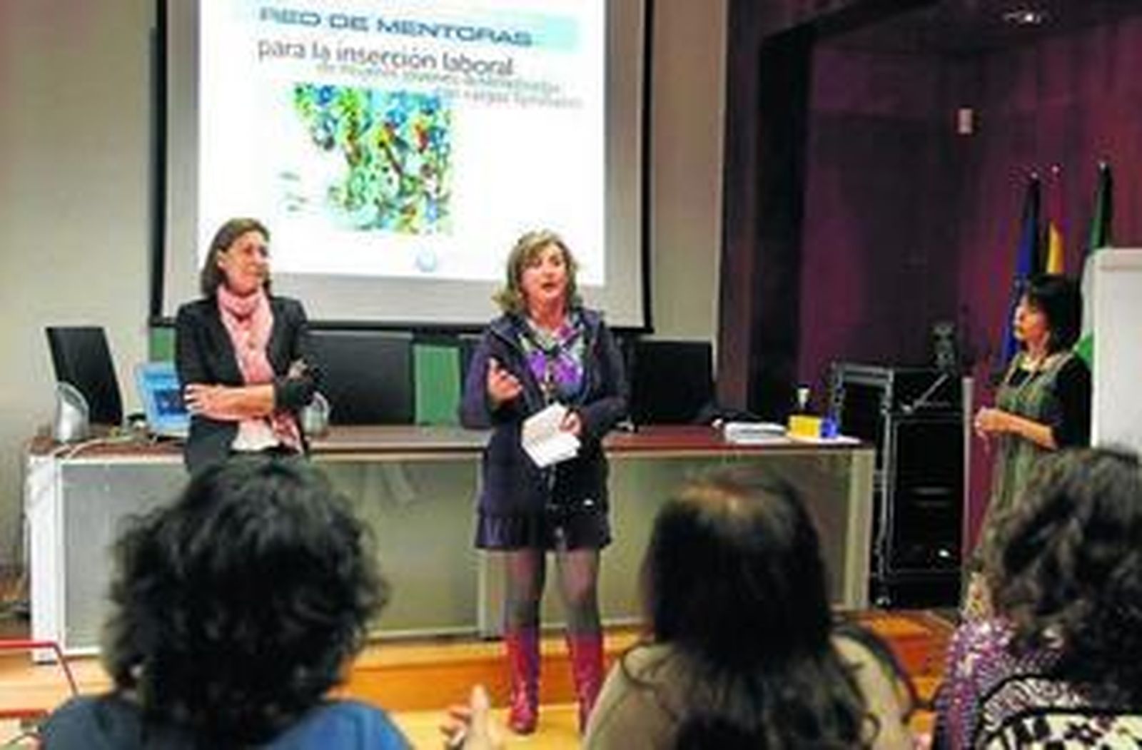 La presentación de la fundación corrió a cargo de Dolores Virués, del IAM.