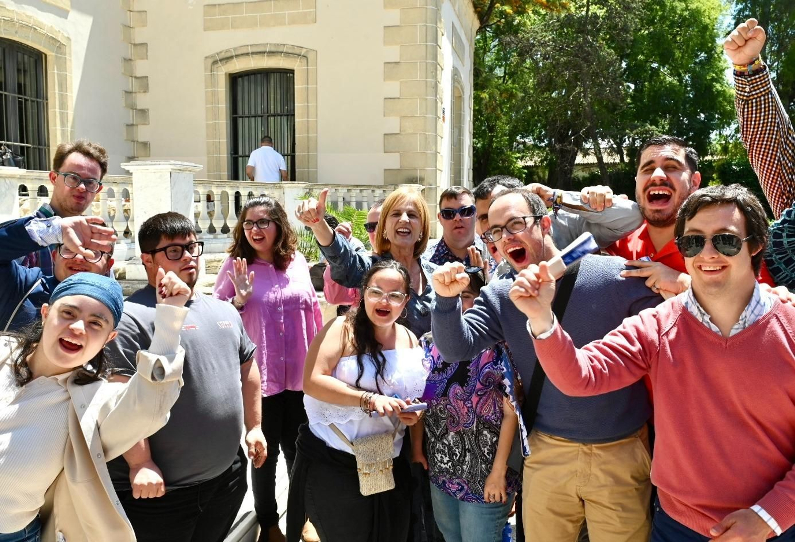 La alcaldesa asiste a la recepción en los Museos de la Atalaya.
