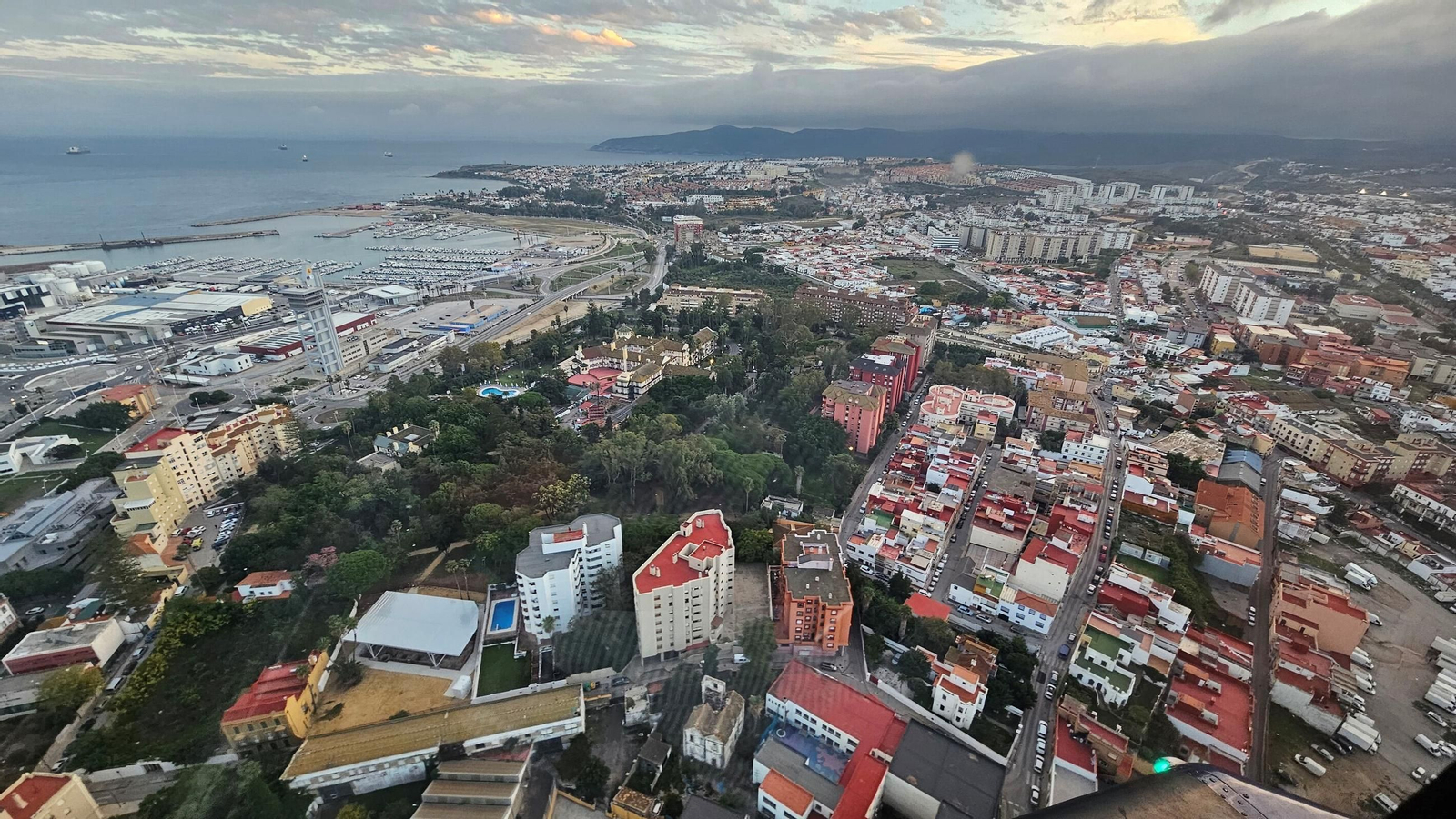 Una vista aérea parcial de la ciudad de Algeciras.