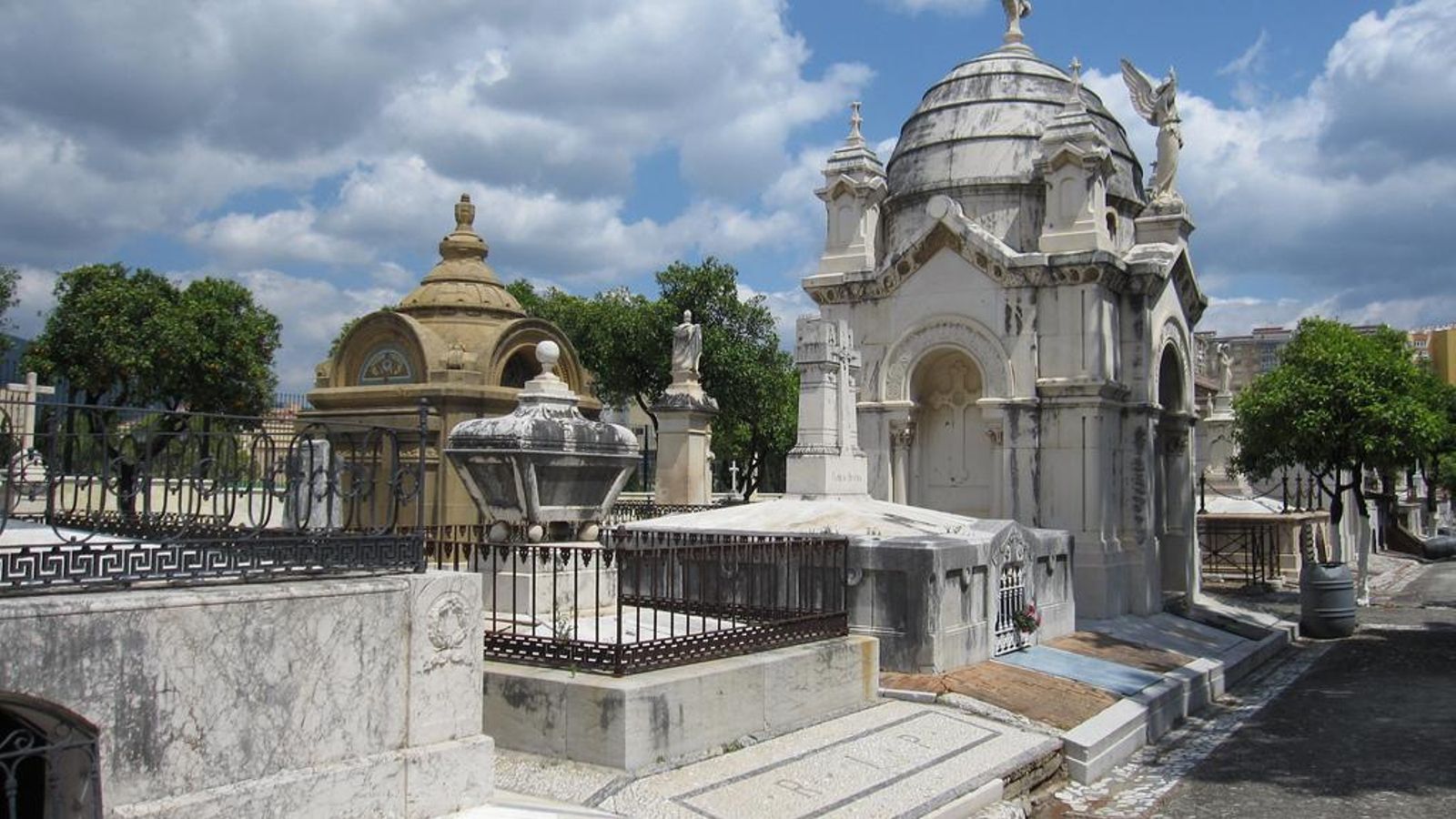 Panteones del Cementerio Histórico de San Miguel en Málaga.