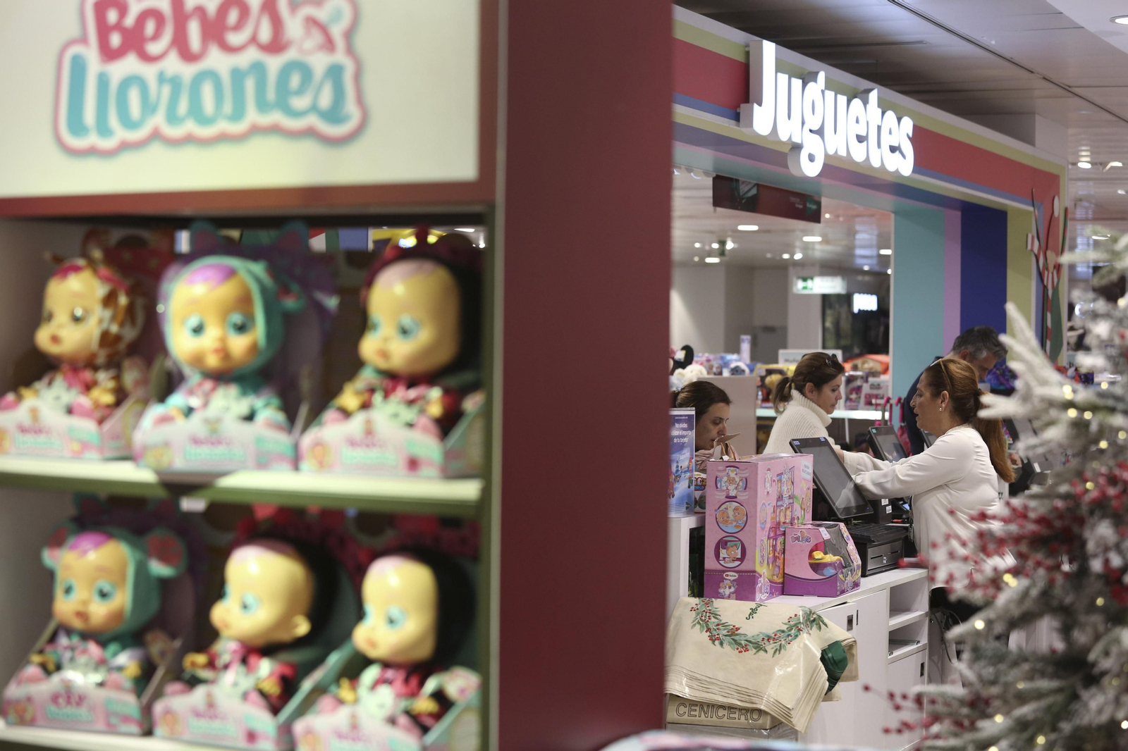 Fotos de las jugueterías de Málaga días antes de los Reyes Magos